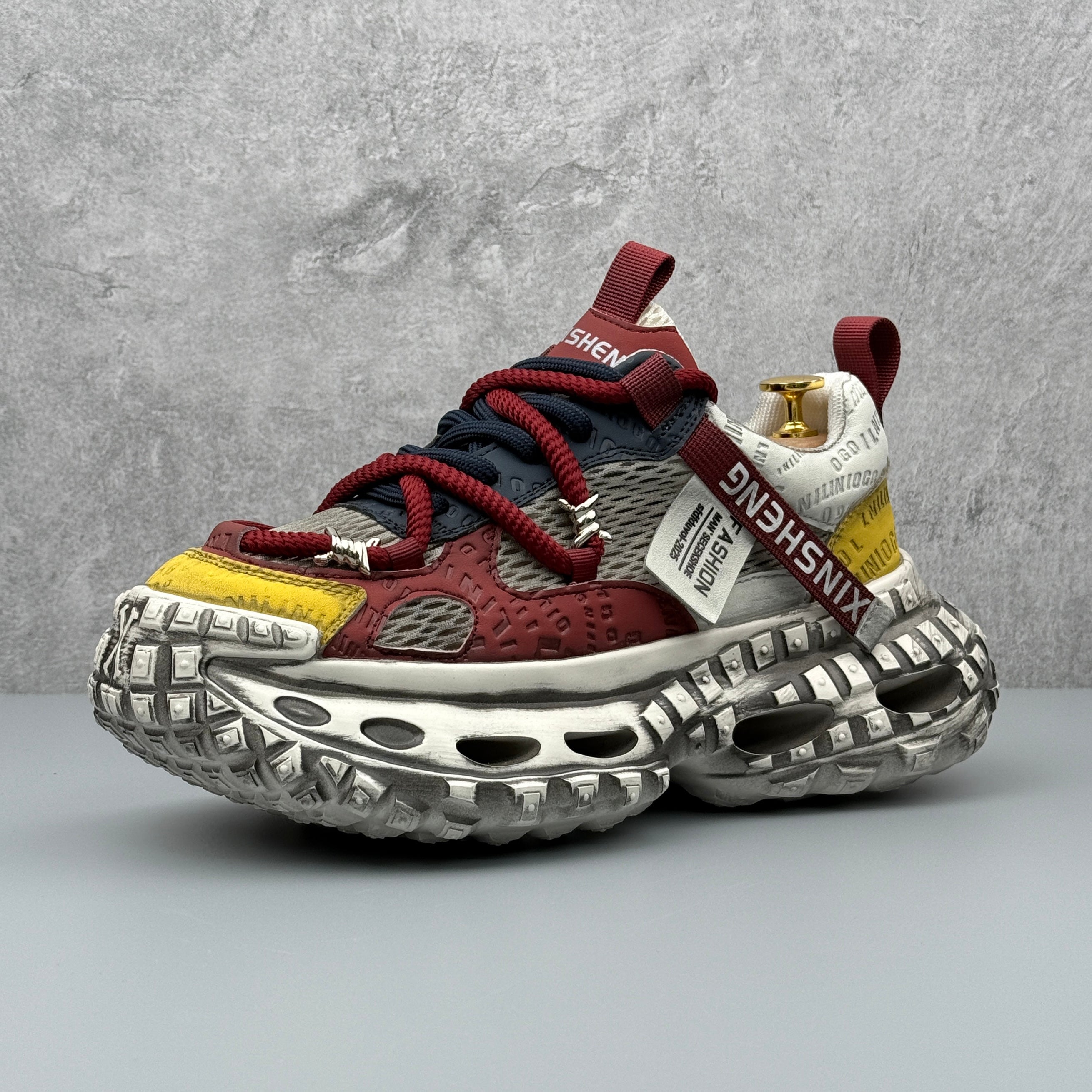 Hybriss UCOC ThreadRise Lan Hong– Retro Dad Shoes