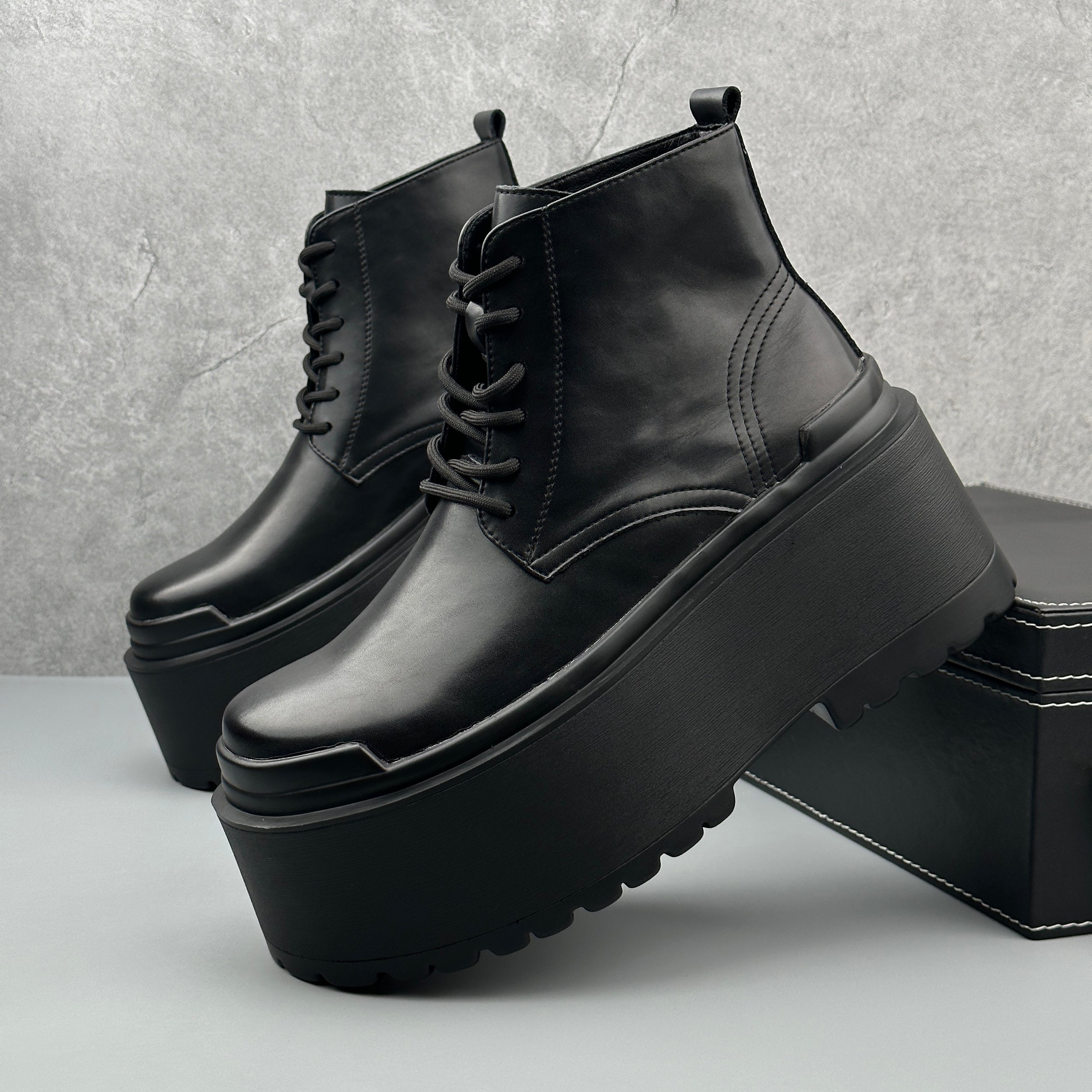 Hybriss Ascend– European Style Martin Boots