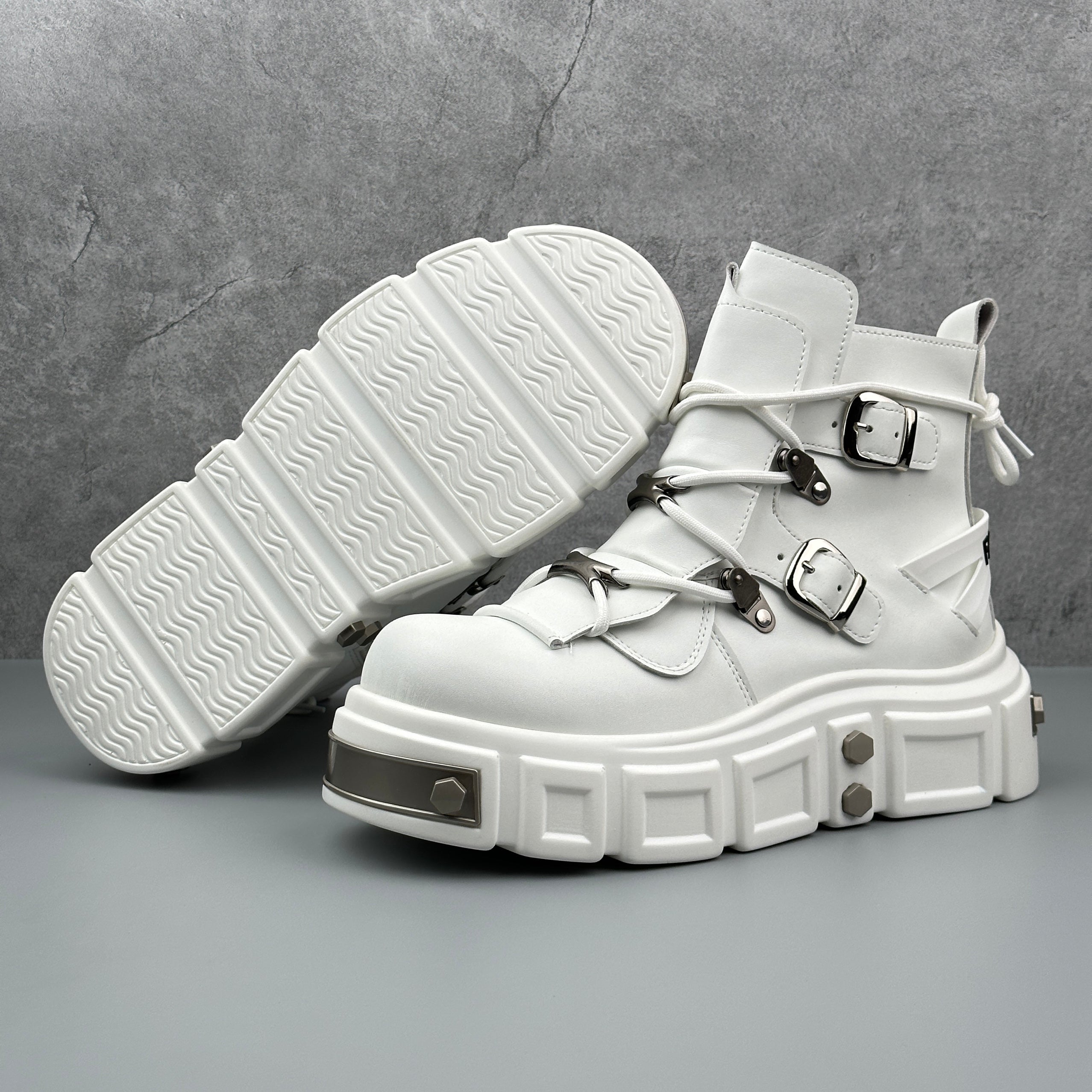 Hybriss Alloy– Metal Detailed Cargo Boots