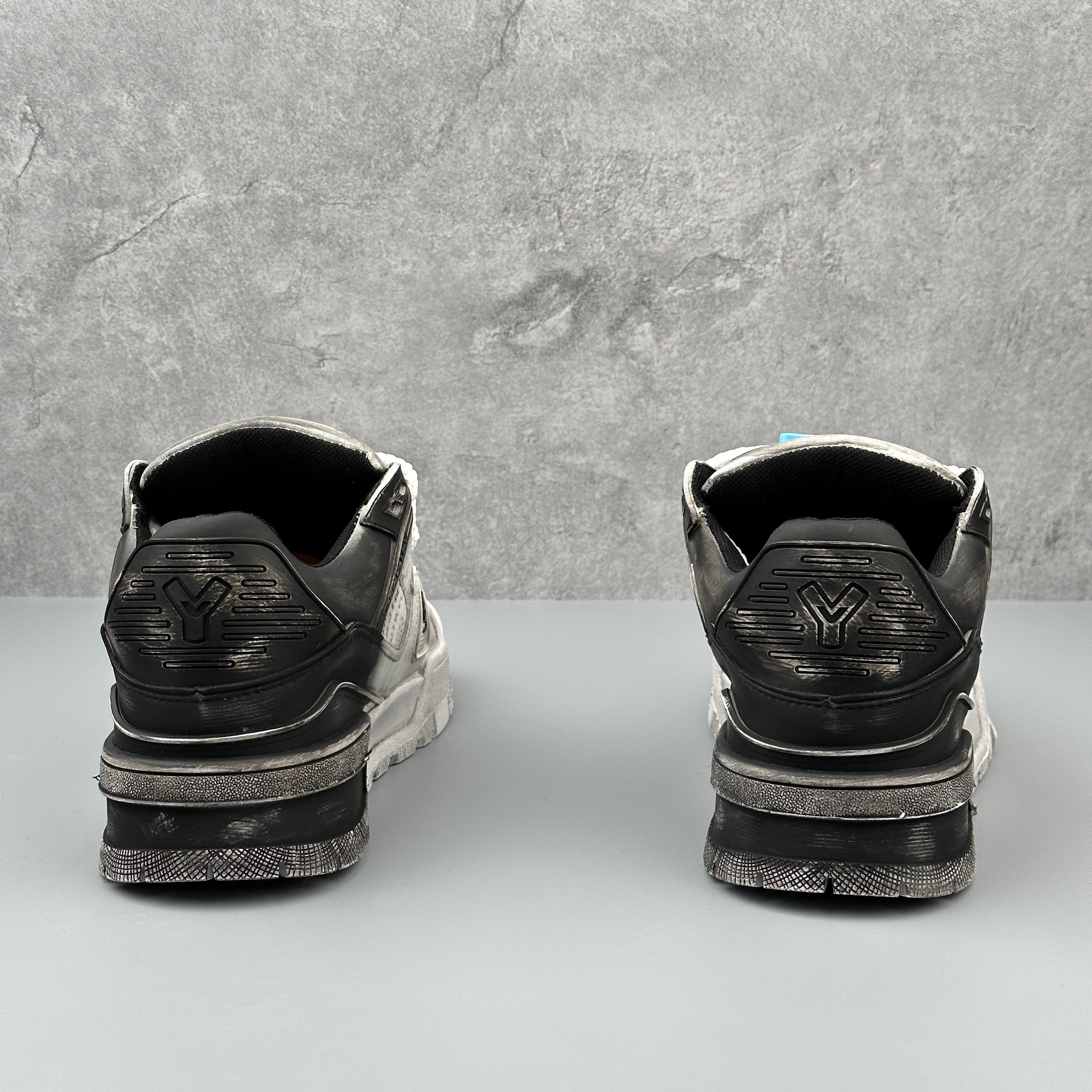 Hybriss EmbroCore Black White– PU & Mikrofaserleder Sneakers