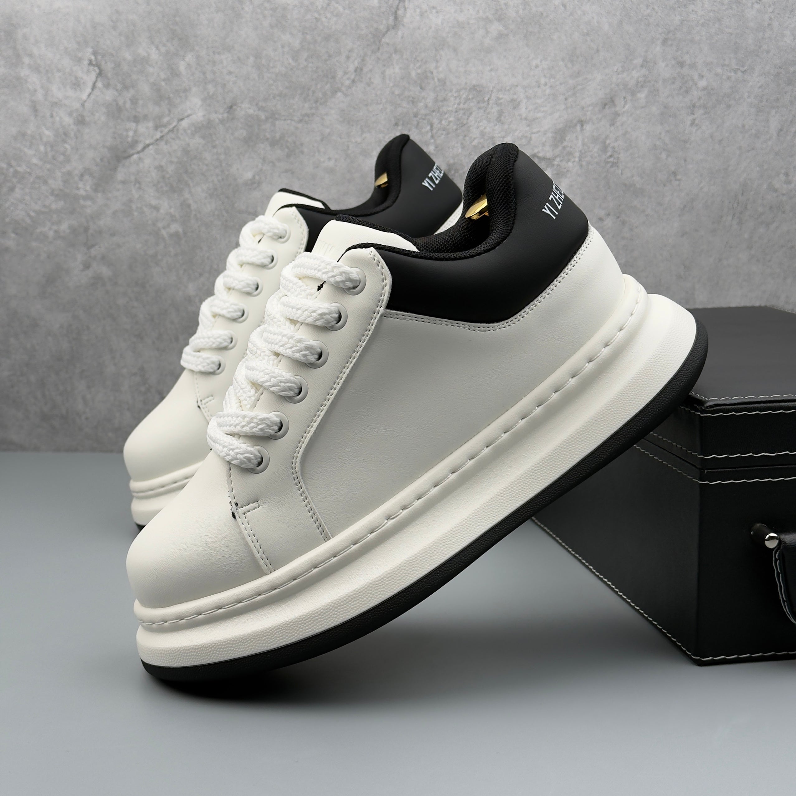 Hybriss SimpleCore Black White– PU & Mikrofaserleder White Shoes