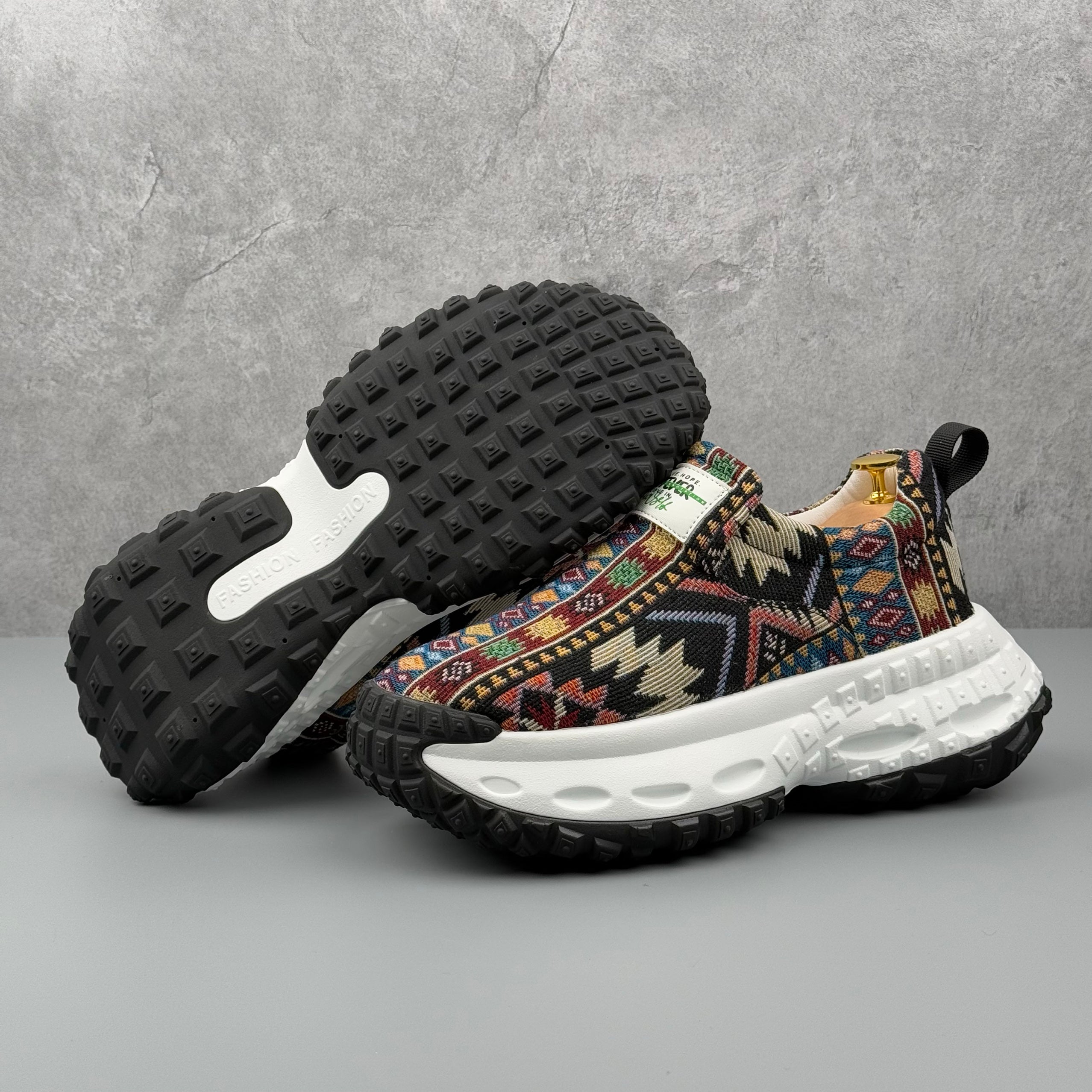 Hybriss Vnnsijie EmbroAir Black– Sporty Casual Slip-On Shoes