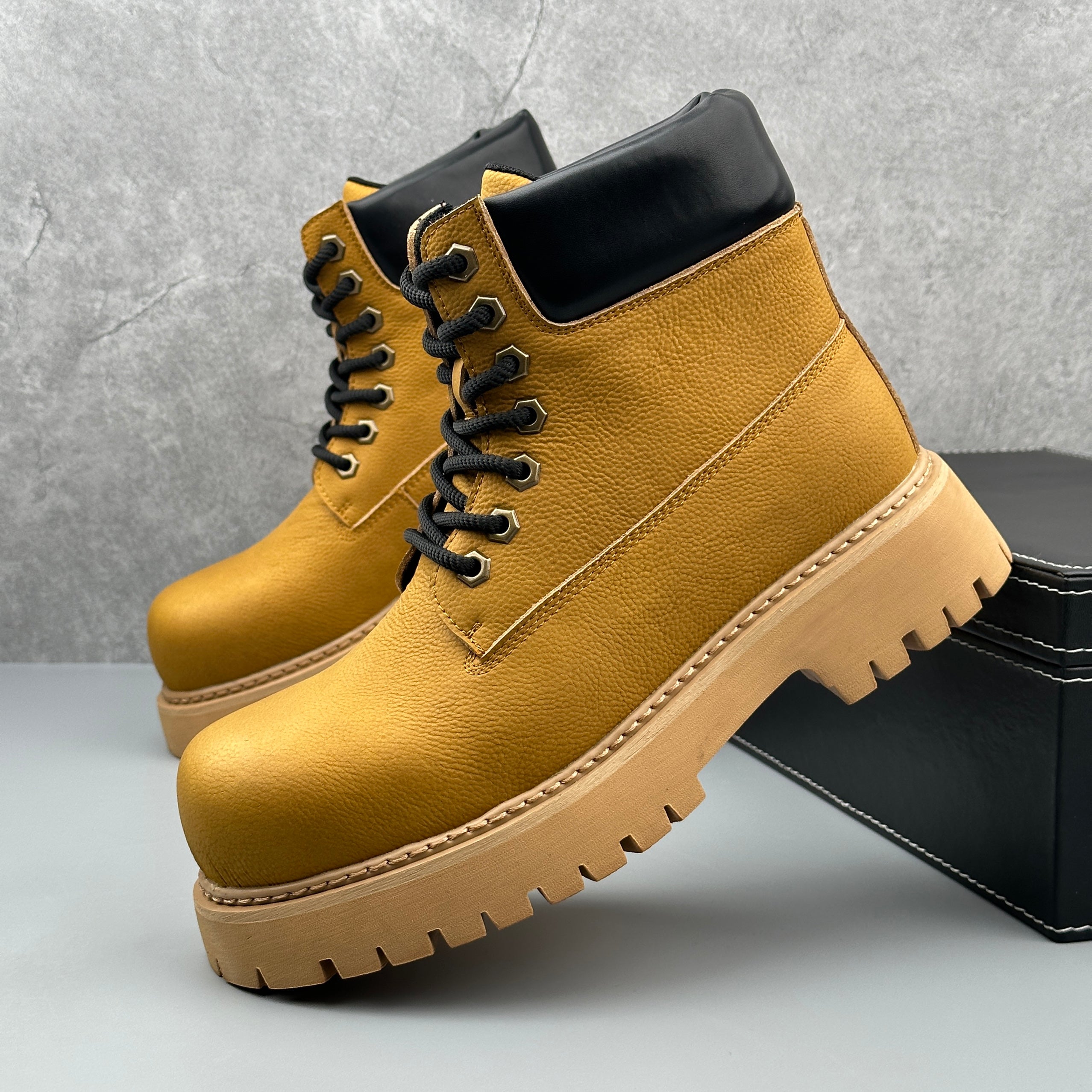 Hybriss Stride– Athleisure Martin Boots