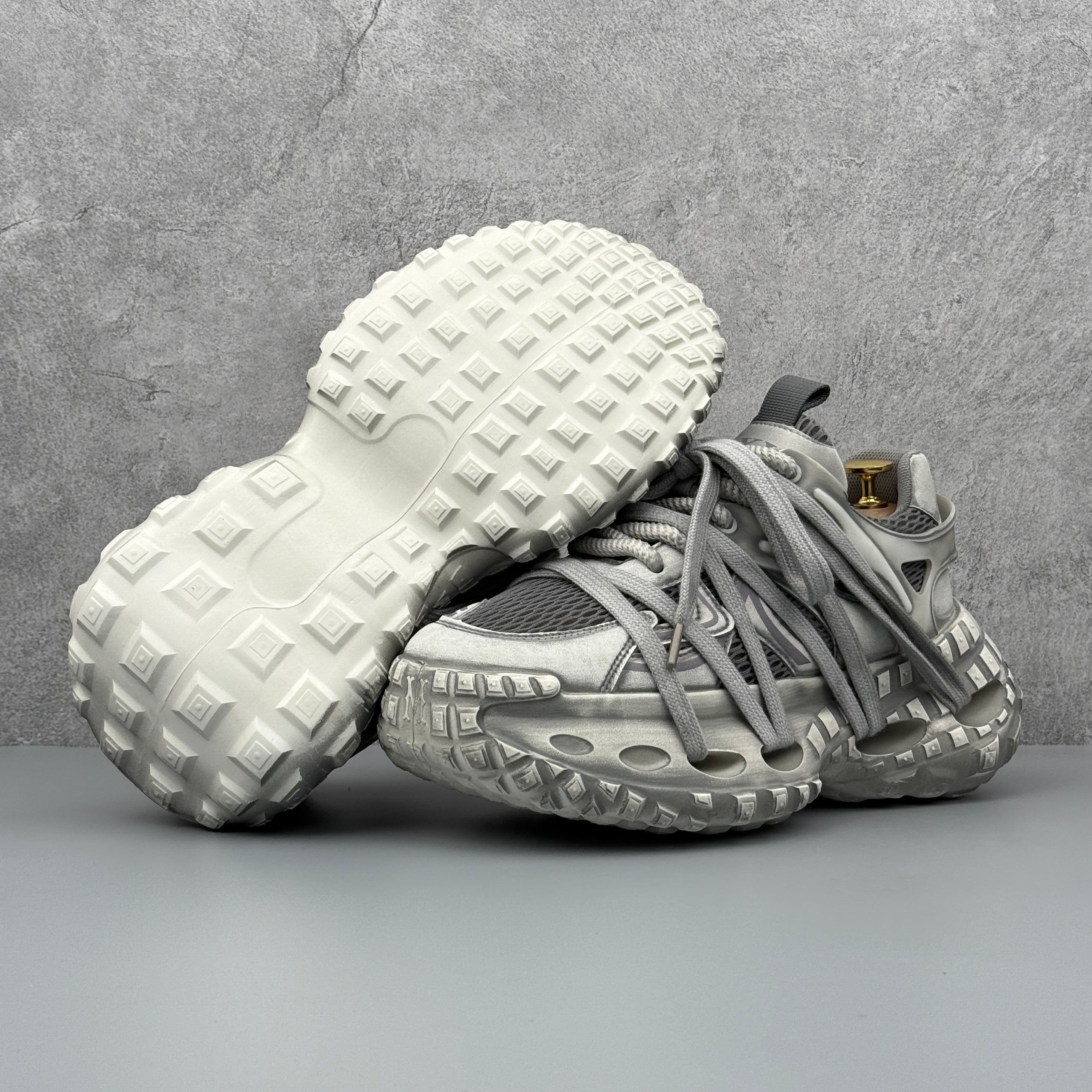 Hybriss UCOC ThreadLift– Retro Dad Shoes