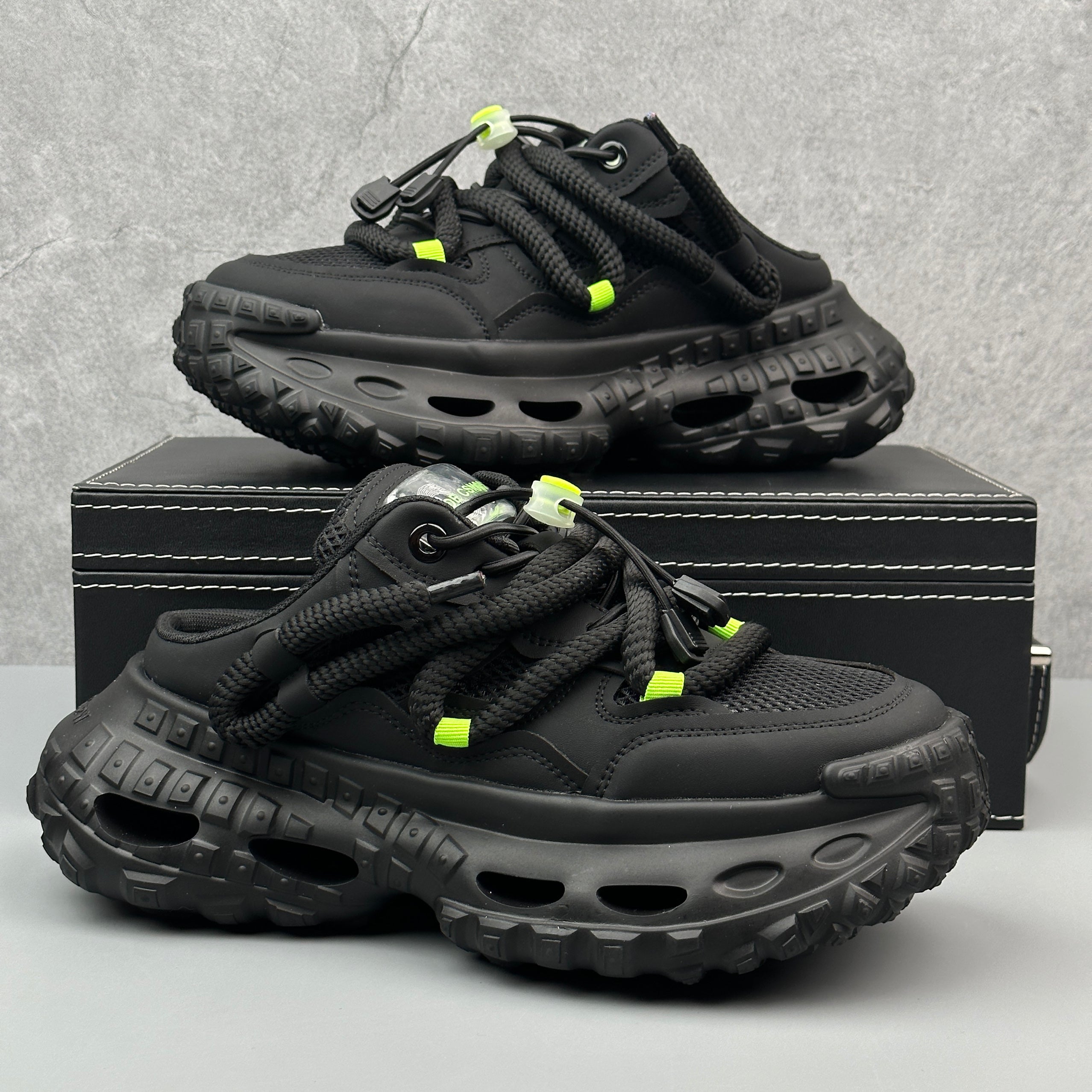 Hybriss WeaveFlex Black– Mikrofaserleder Sommer-Sneaker