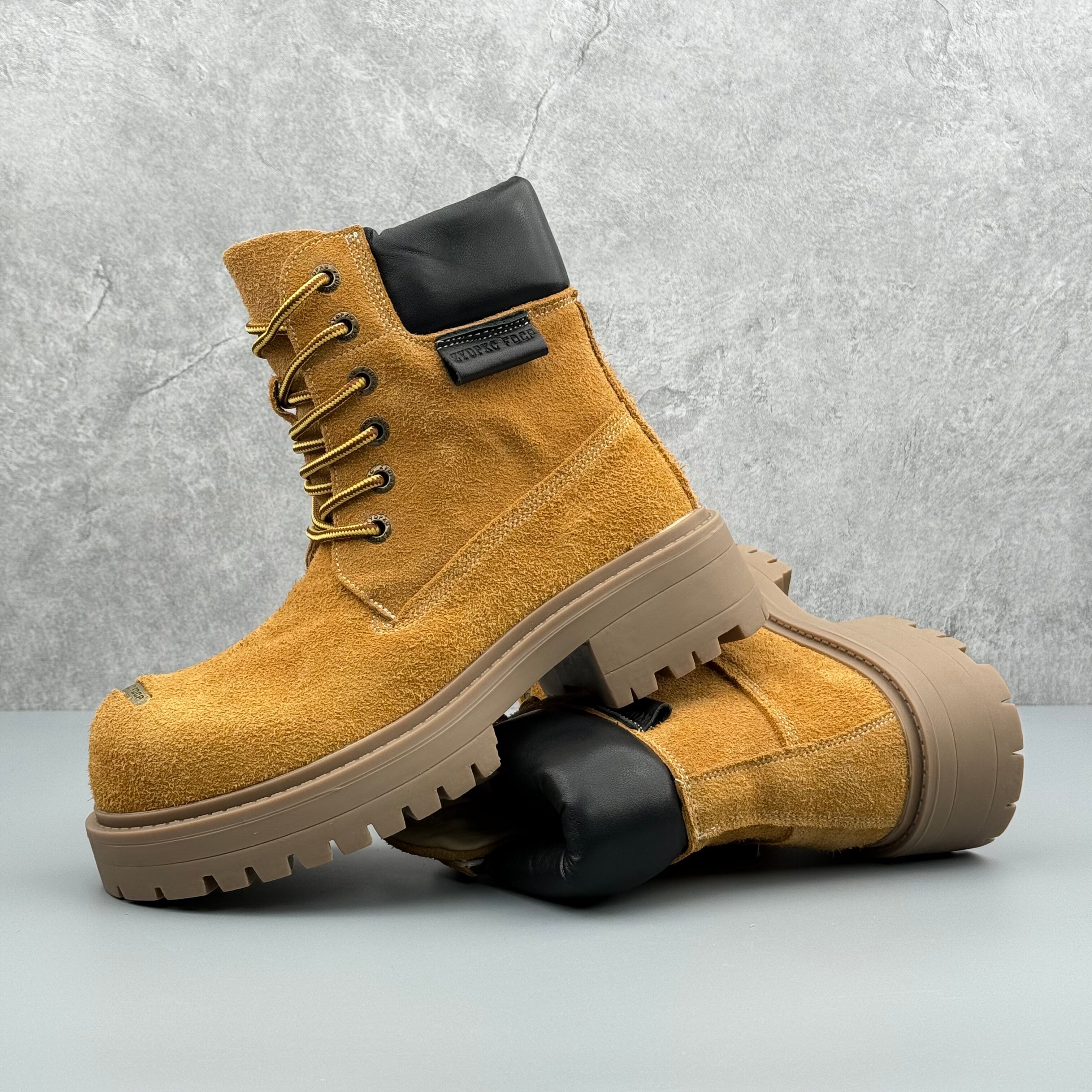 Hybriss Threadmore Apricot– Martin Boots in English style