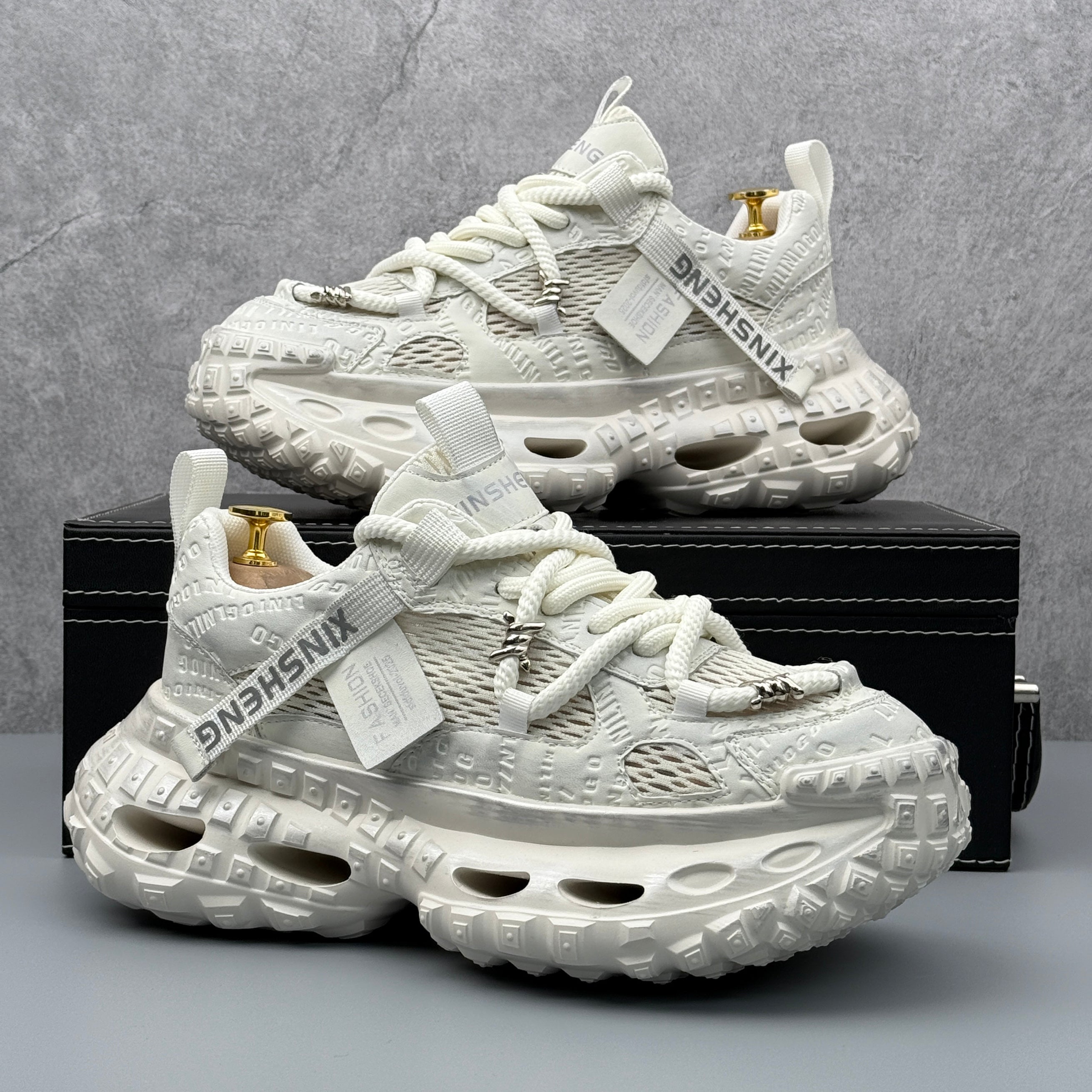 Hybriss UCOC ThreadRise White– Retro Dad Shoes