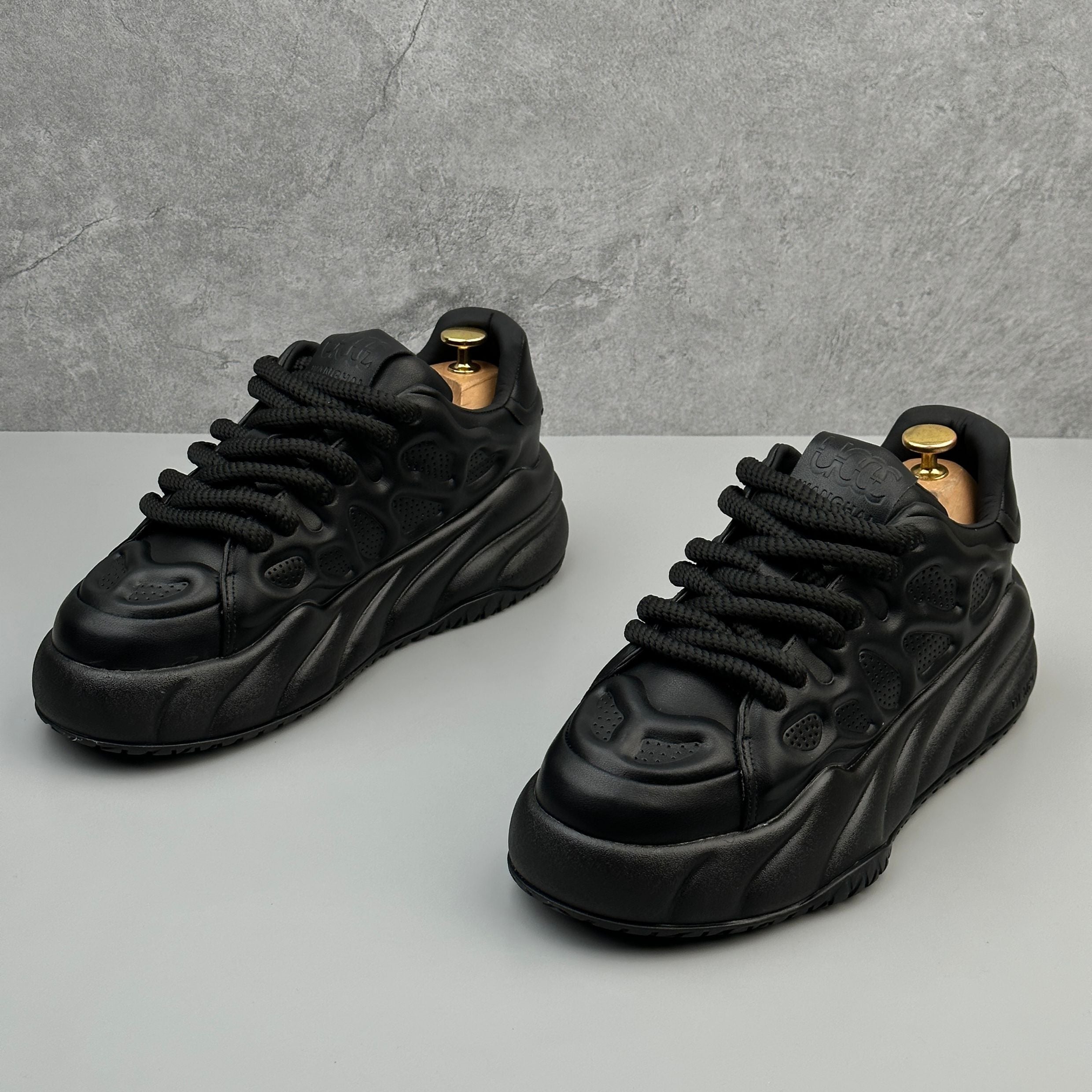 Hybriss DailyCarve Black– Casual Dad Shoes