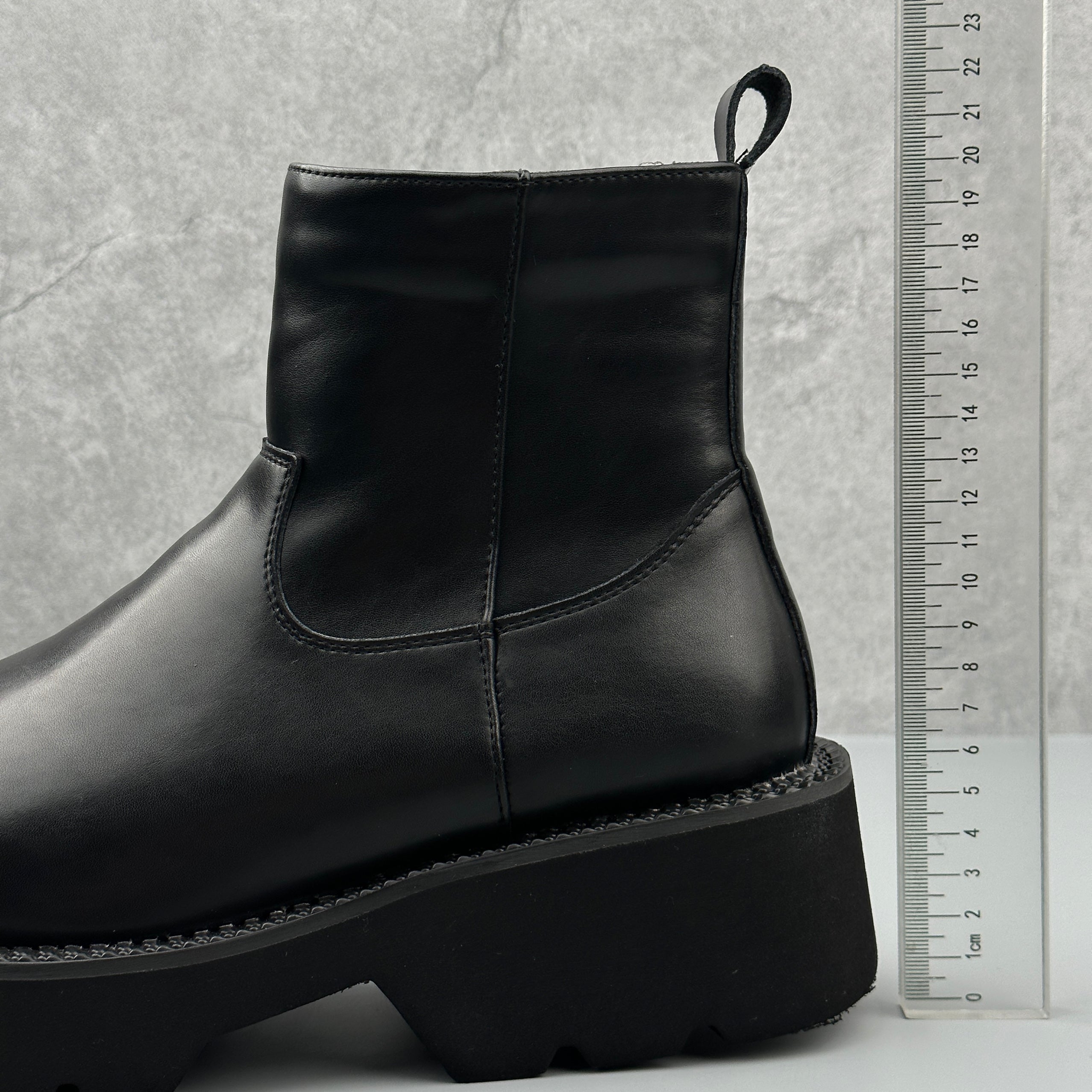 Hybriss Crest– British Style Chelsea Boots