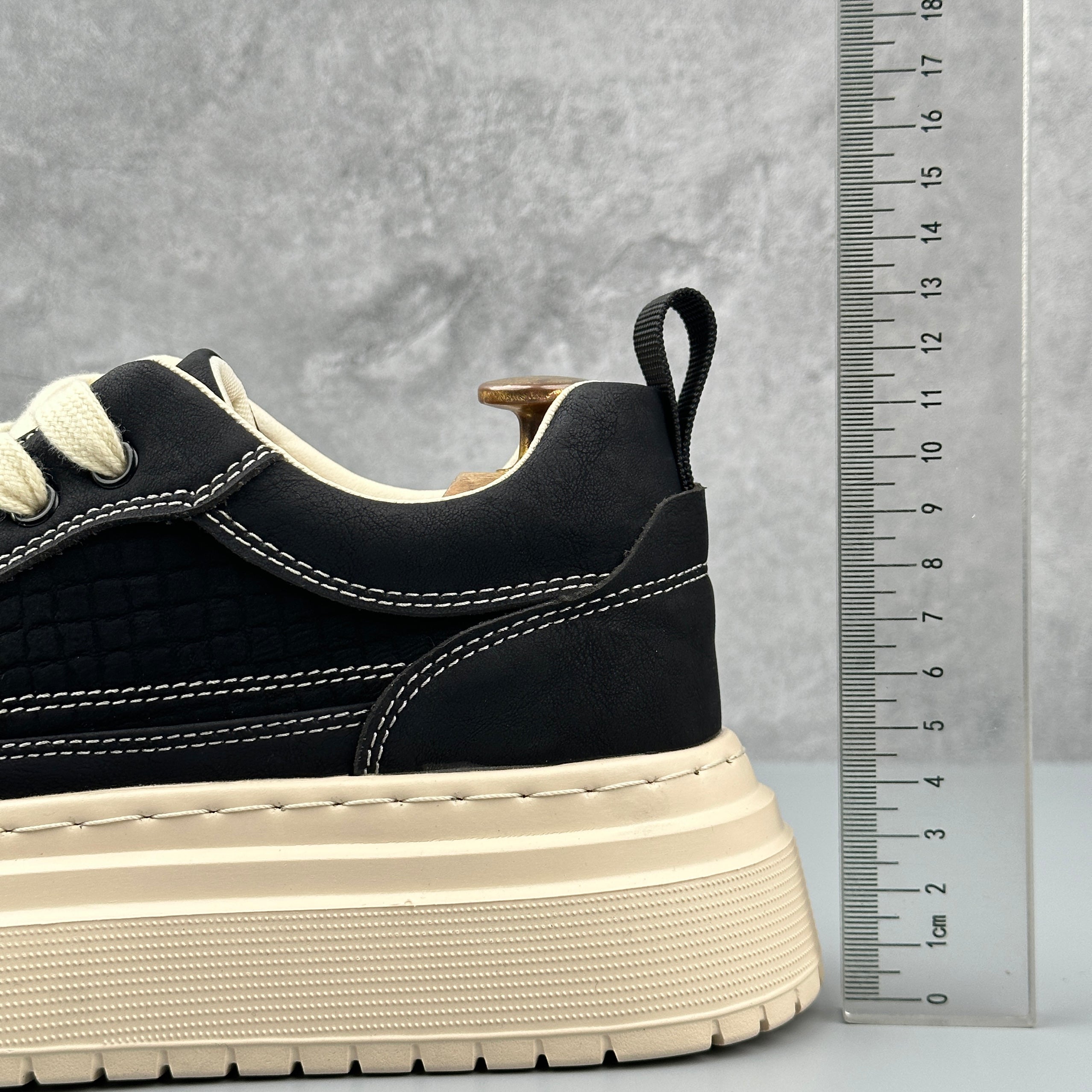 Hybriss ThreadLine – Schlichte Mikrofaserleder Sneakers