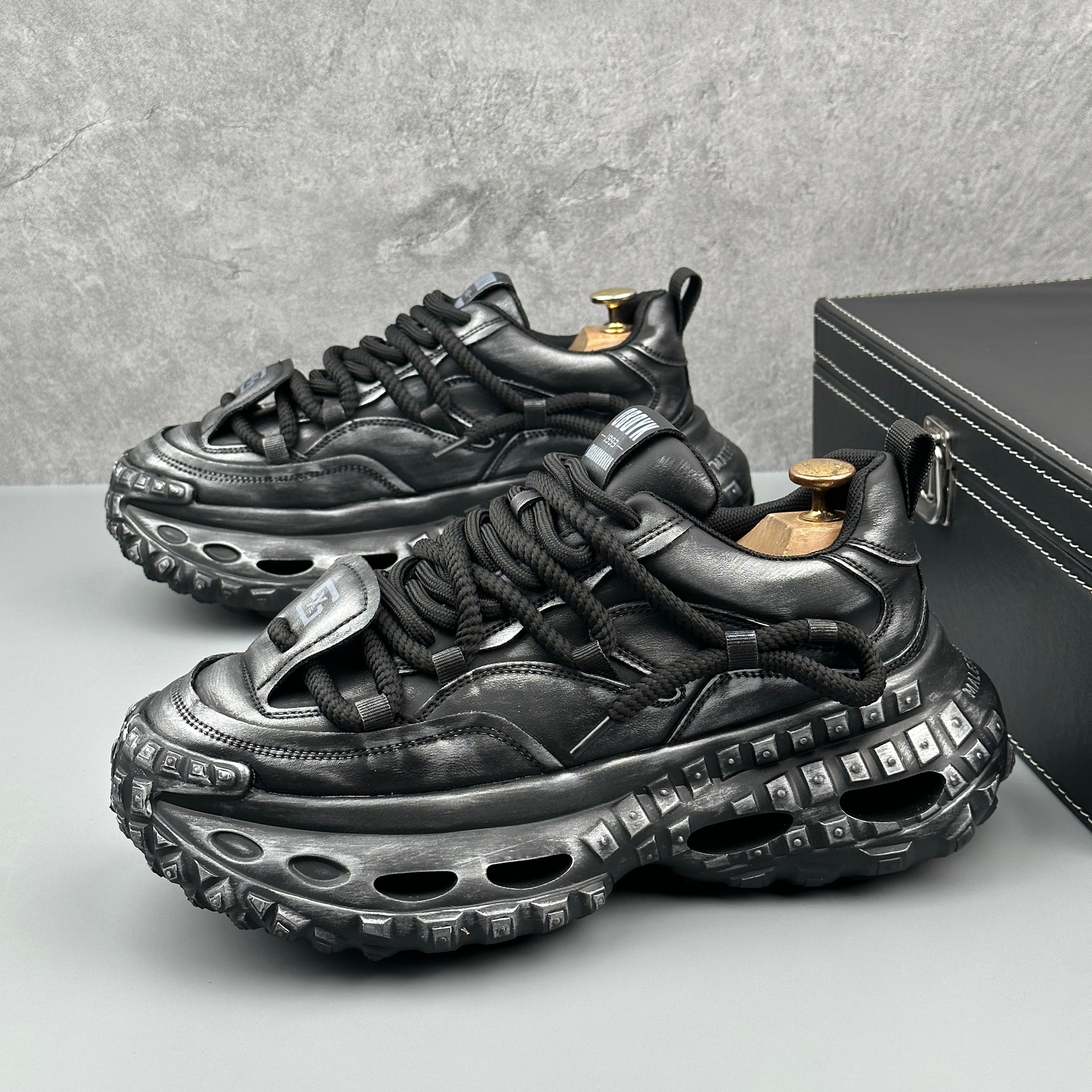 Hybriss WeaveEdge Black– Youth Dad Shoes