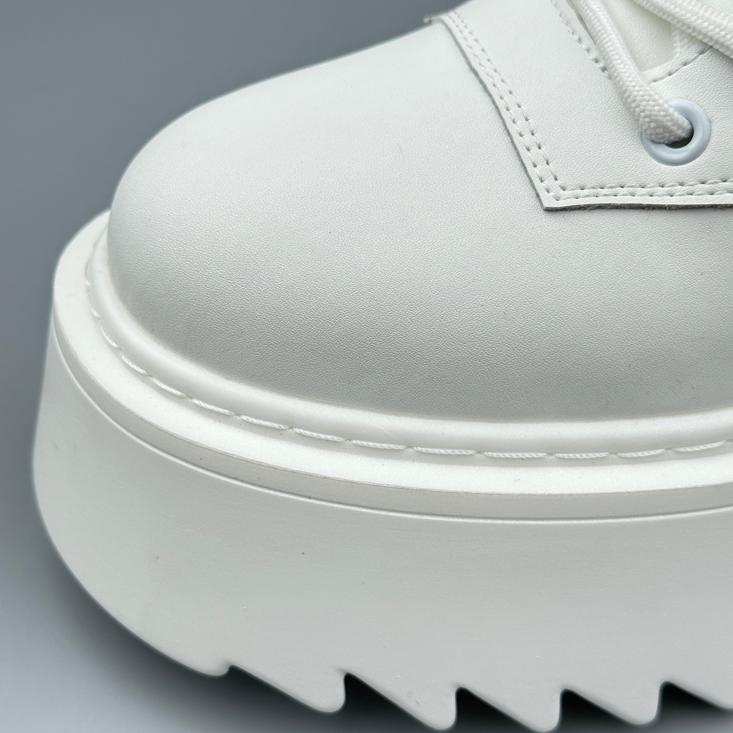 Hybriss Zenith White– Korean Style High-Top Sneakers