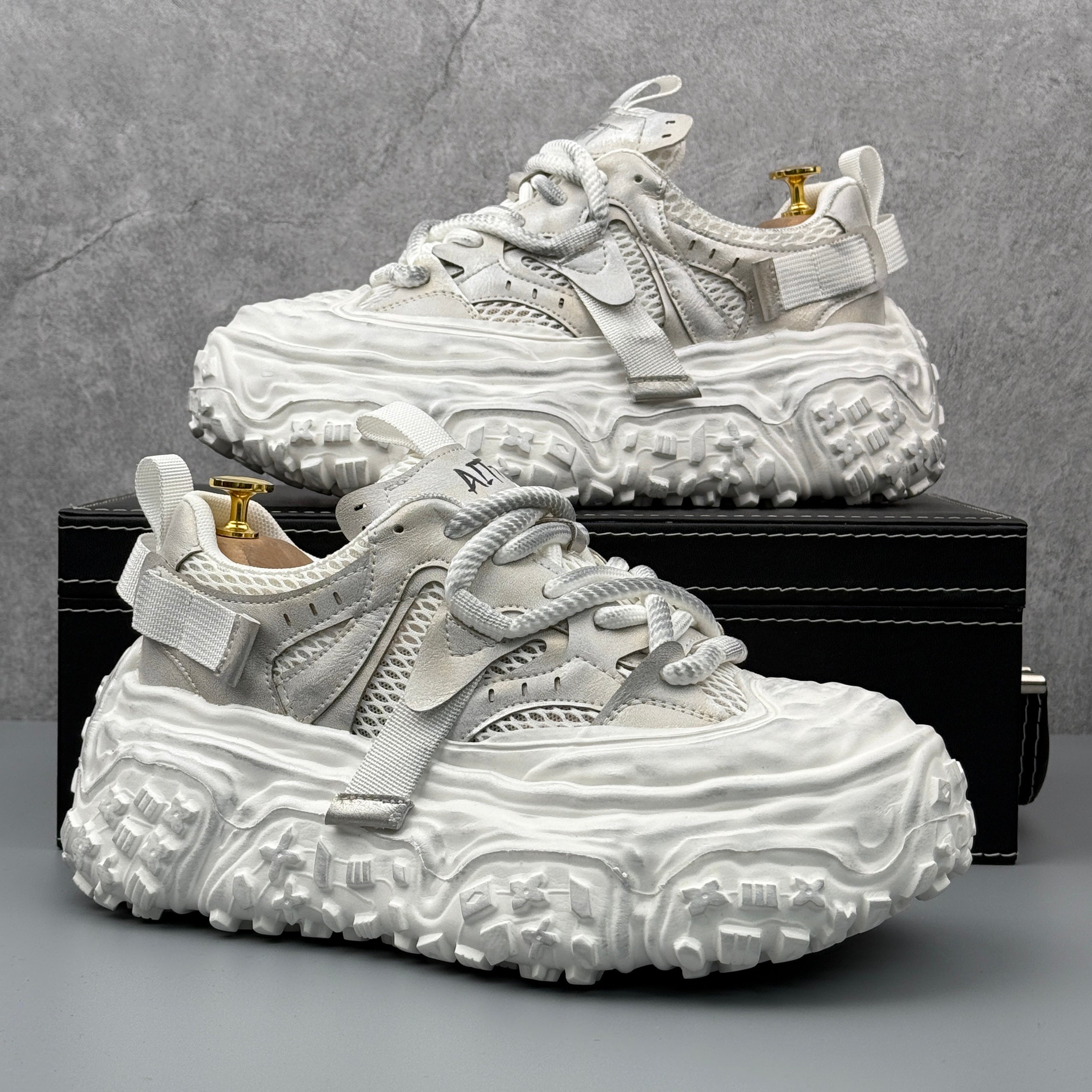 Hybriss DailyPlain White– Retro Dad Shoes