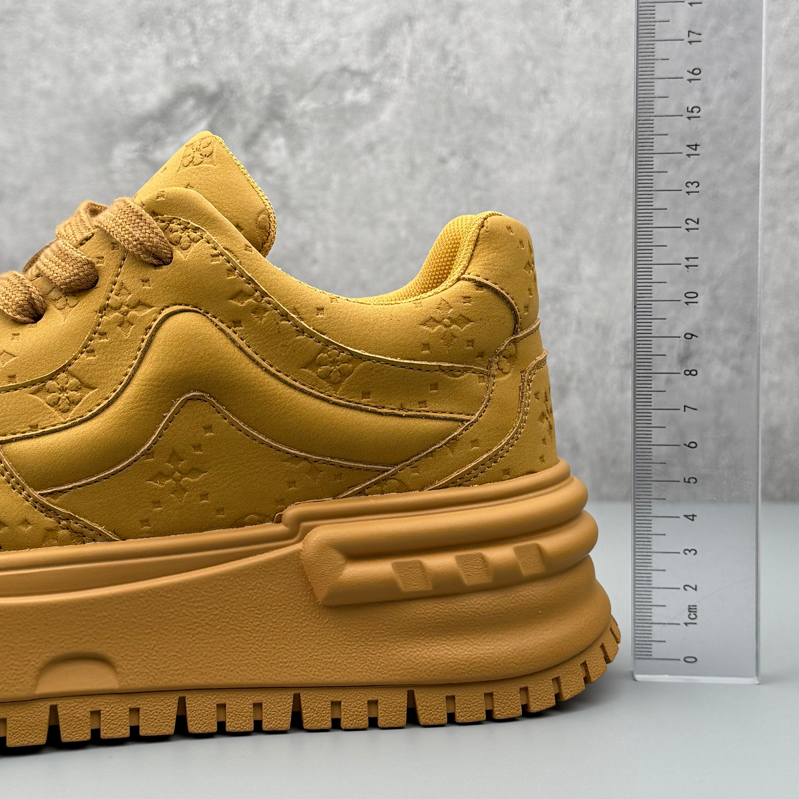 Hybriss CarveLine Camel– Mikrofaserleder Sneakers