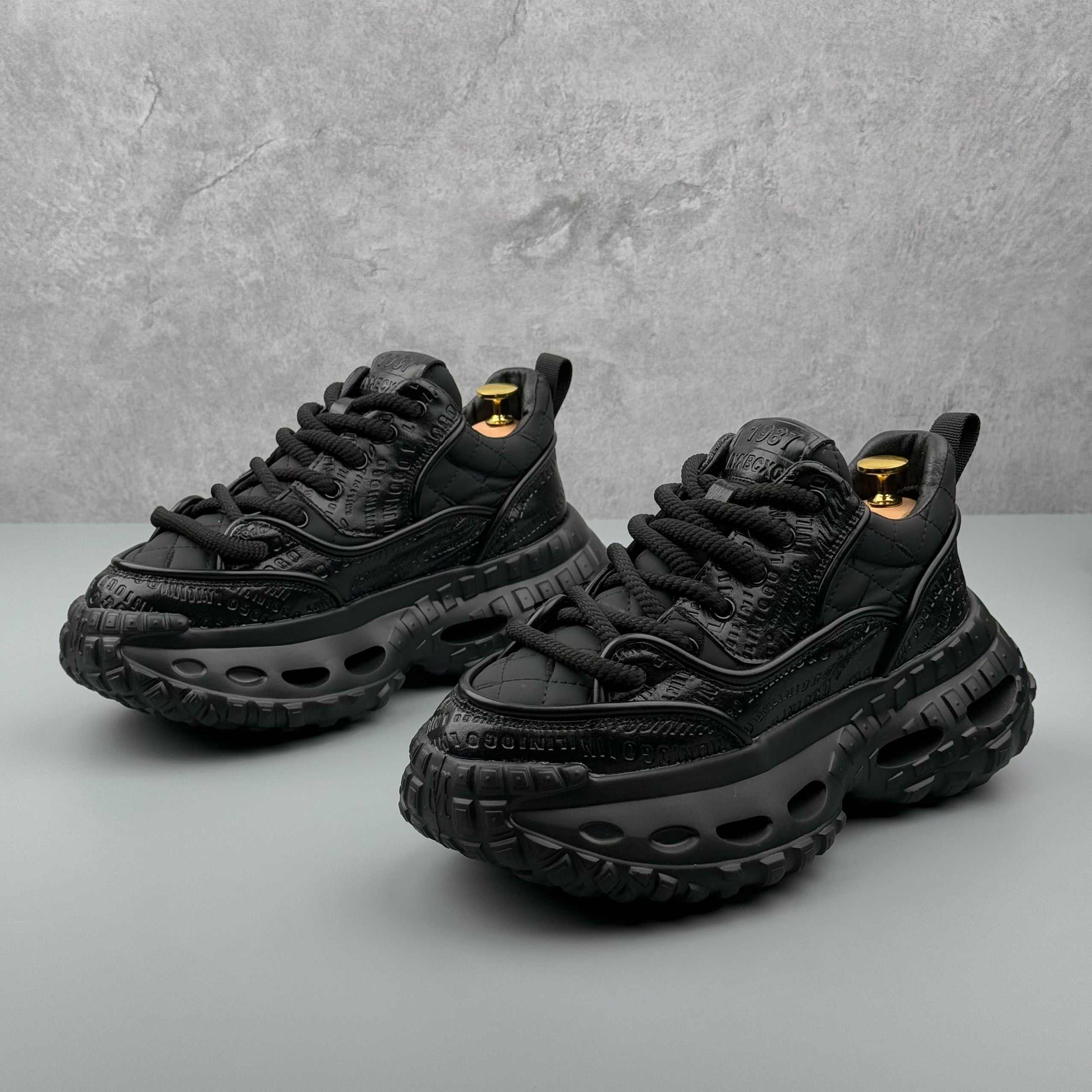 Hybriss CoreLift Black– Youth Dad Shoes