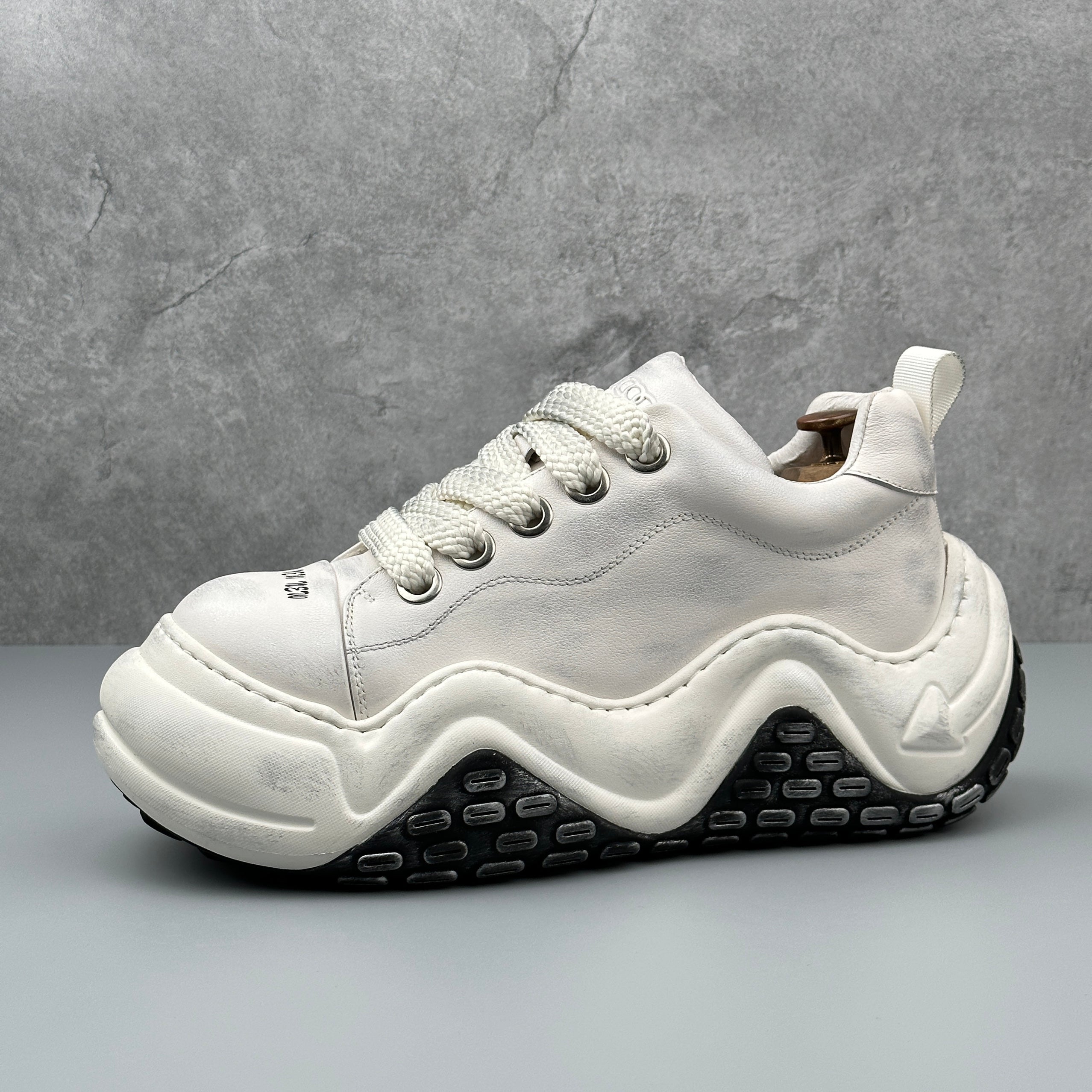 Hybriss HeritageLift White– Old-Style Dad Shoes