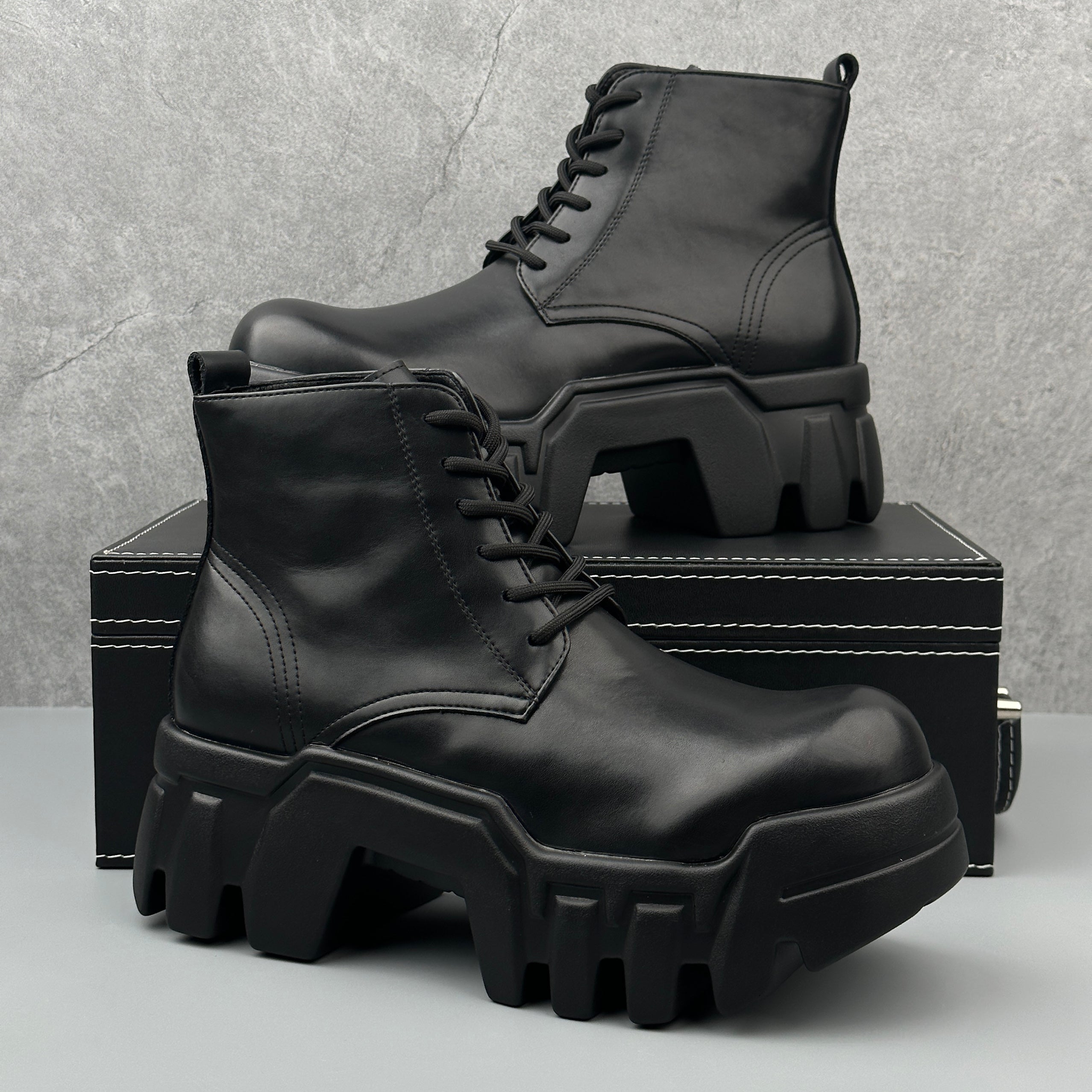 Hybriss EuroRise – Short‑Tube Microfiber Leather Martin Boots