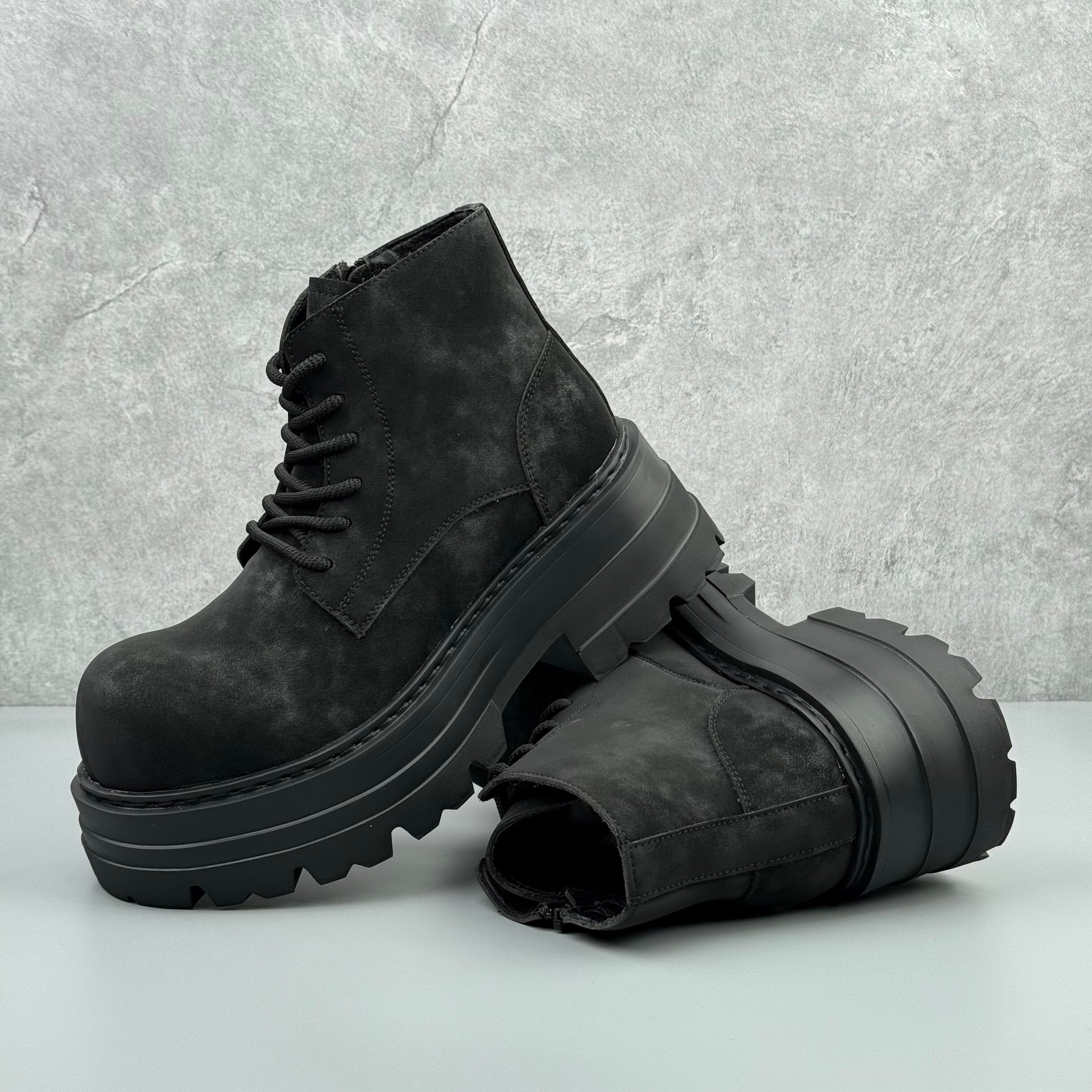 Hybriss NubuckRise – Short‑Tube Nubuck Leather Martin Boots