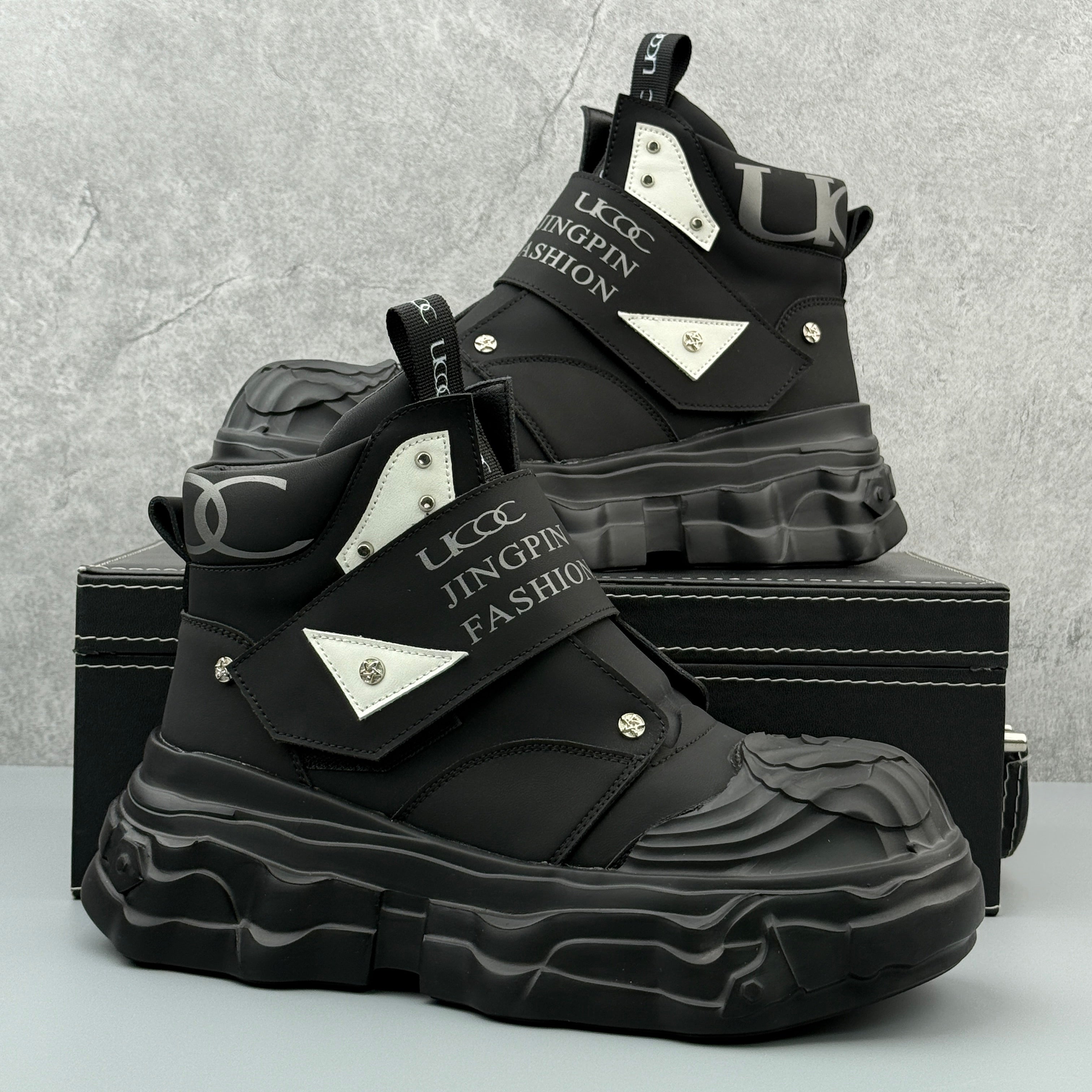 Hybriss Core– Minimalist Martin Boots