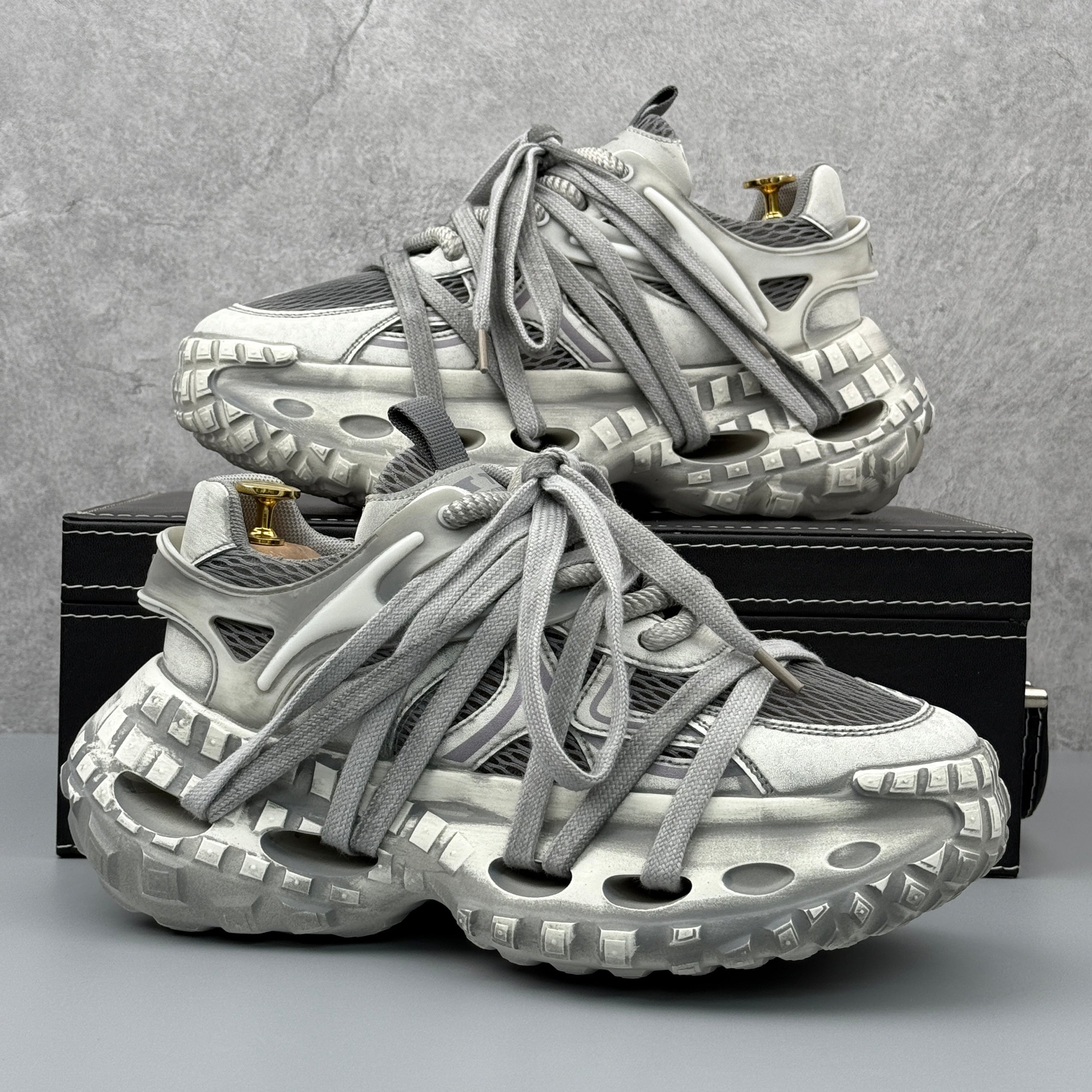 Hybriss DailyThread Gray– Retro Dad Shoes