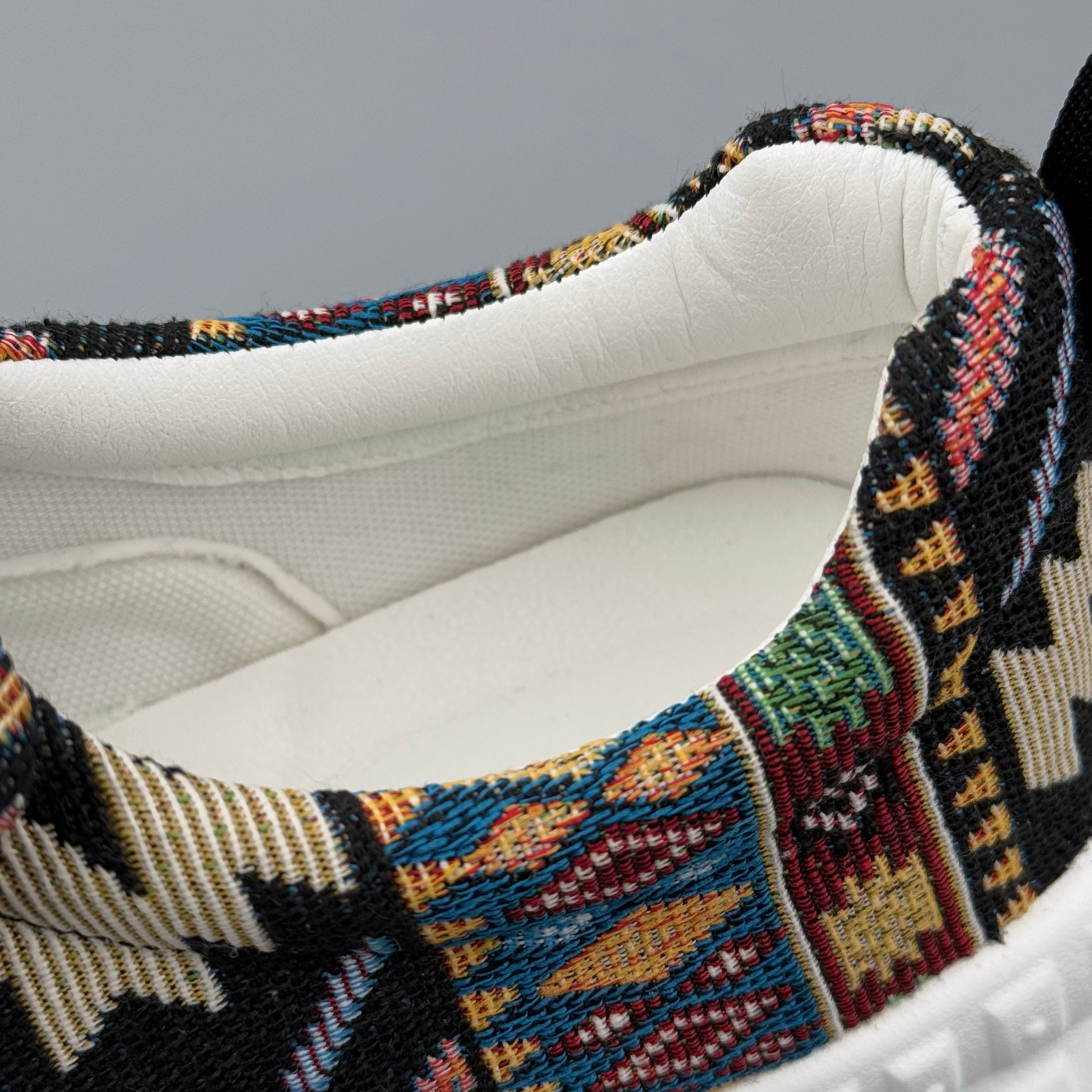 Hybriss Vnnsijie EmbroAir Black– Sporty Casual Slip-On Shoes