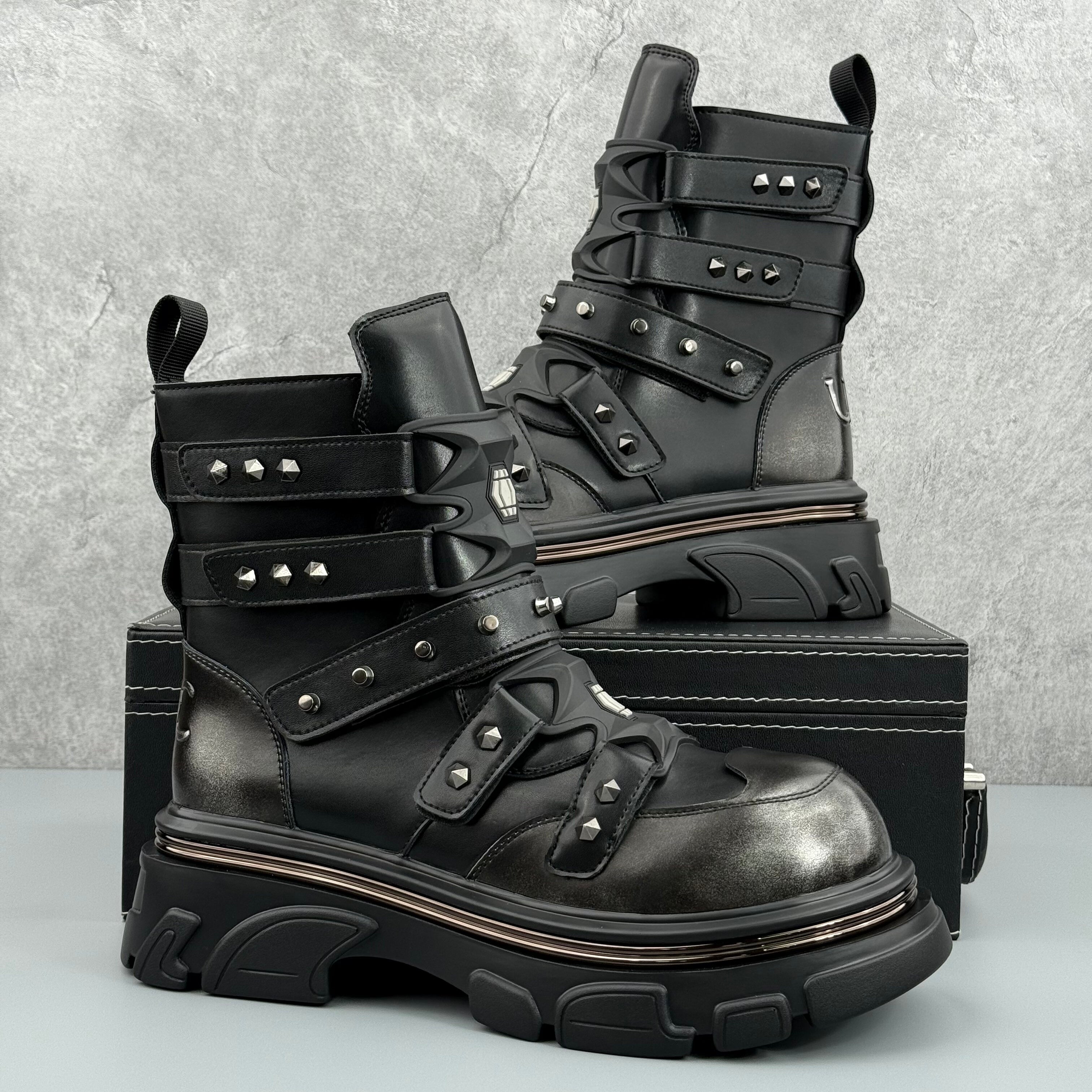 Hybriss Aegon– Retro Silber Martin Boots