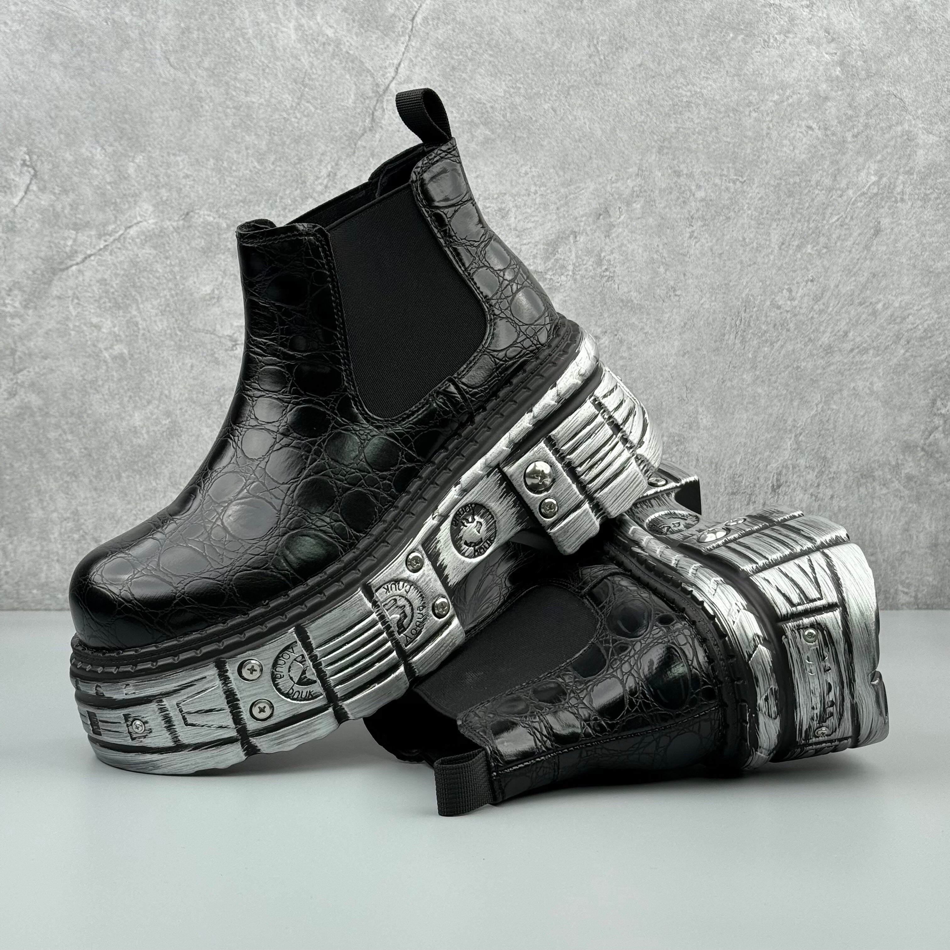 Hybriss ElevateMartin Black– Short‑Tube Martin Boots