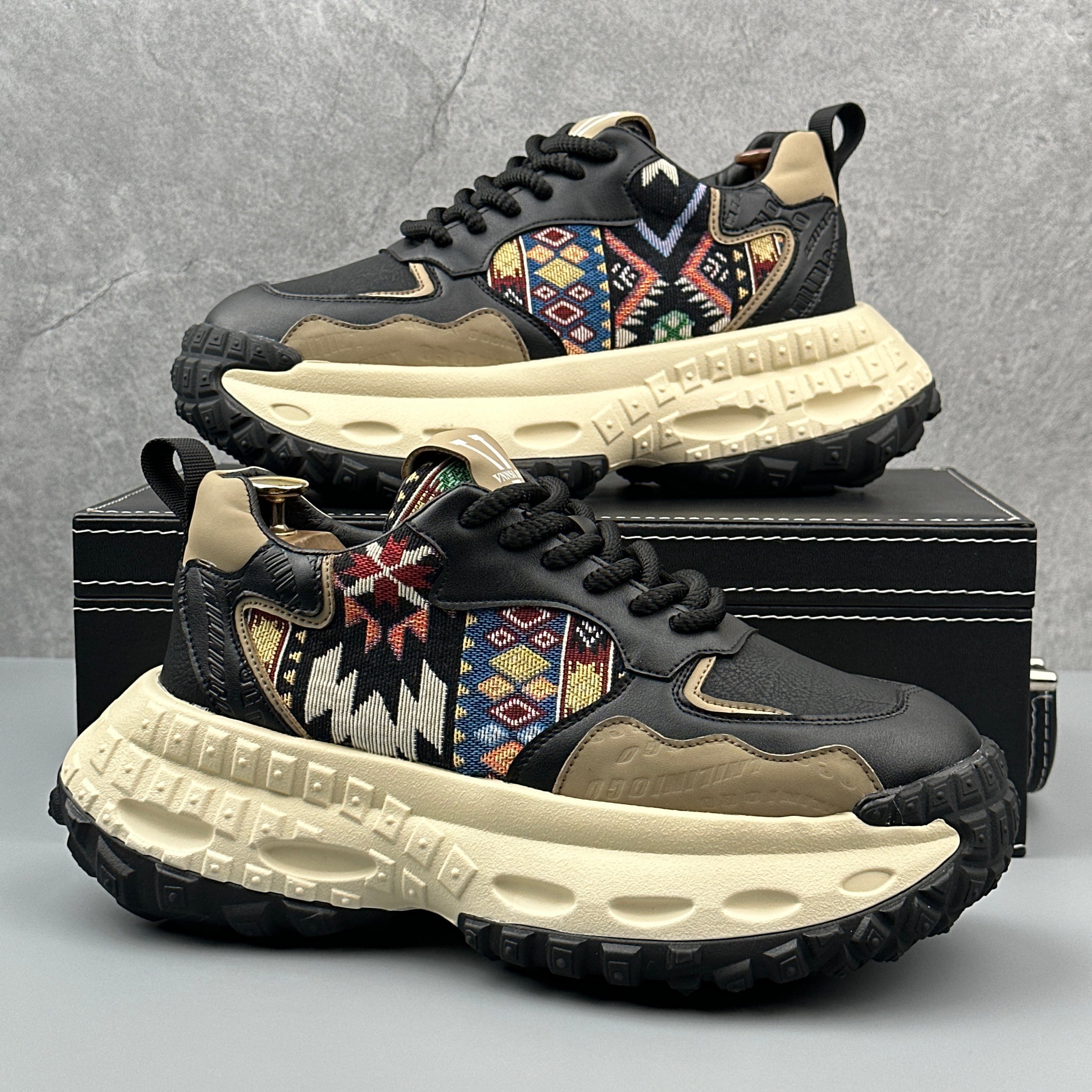 Hybriss EmbroRise Black– Youth Dad Shoes