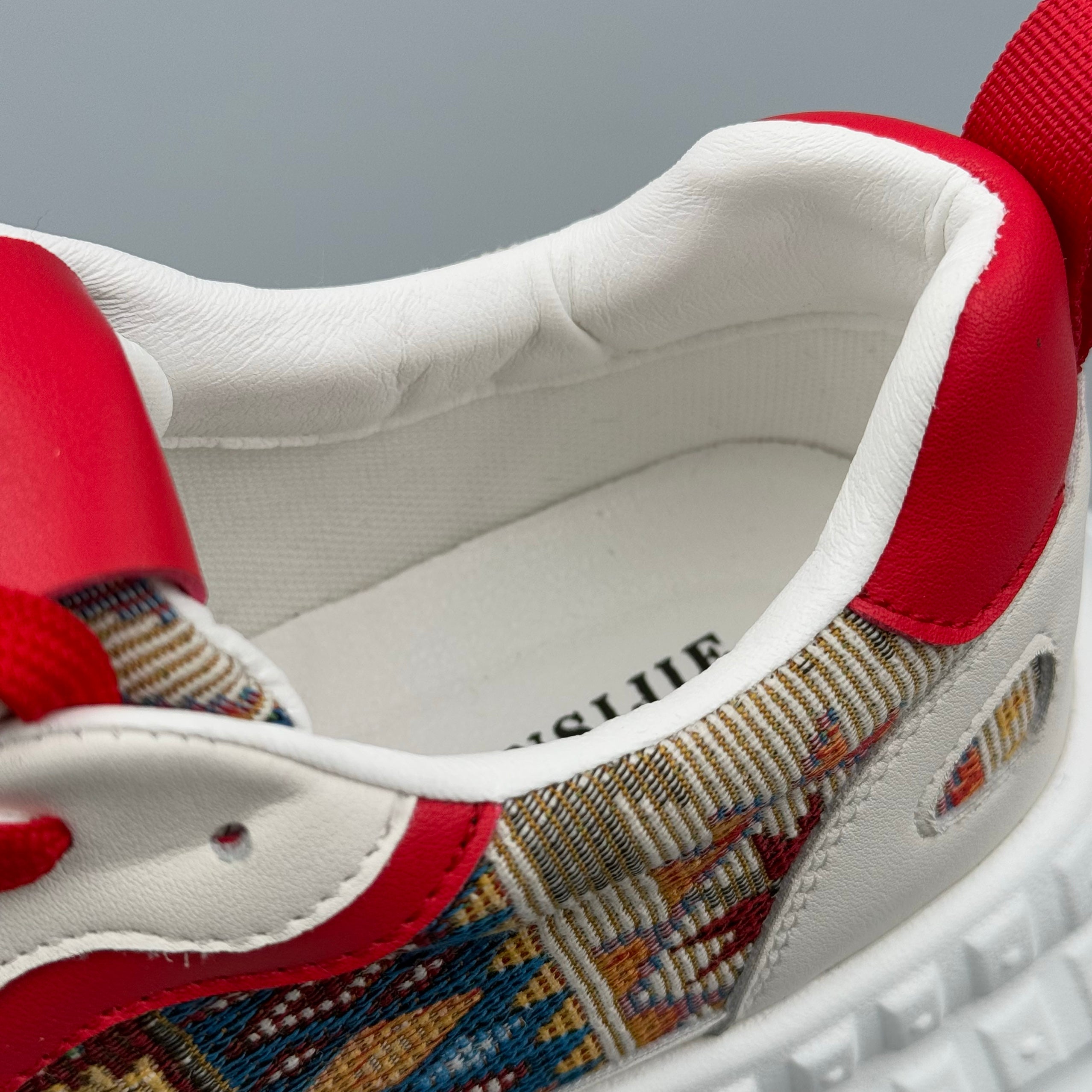 Hybriss EmbroLift Red– Youth Dad Shoes