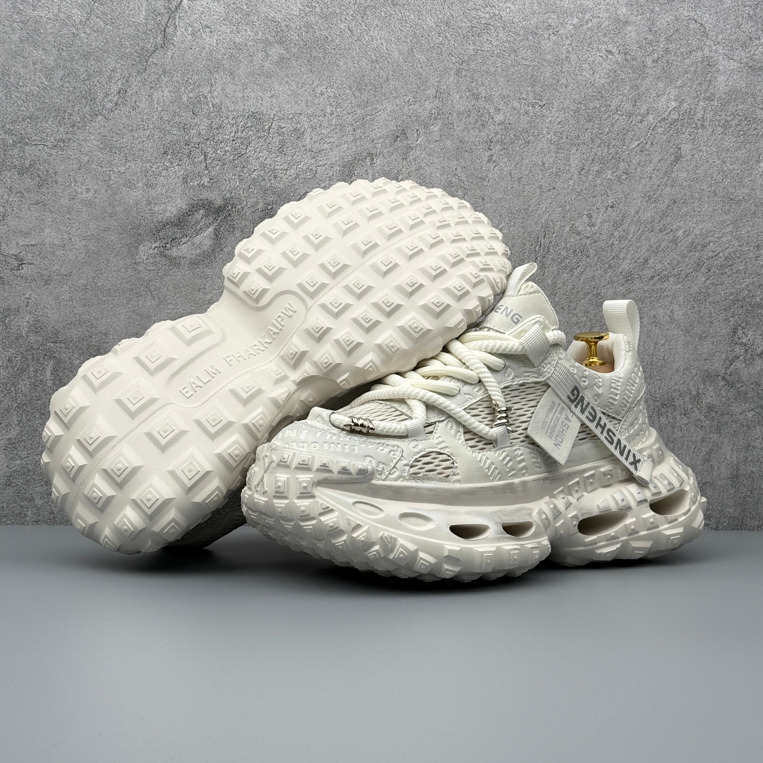 Hybriss UCOC ThreadRise White– Retro Dad Shoes