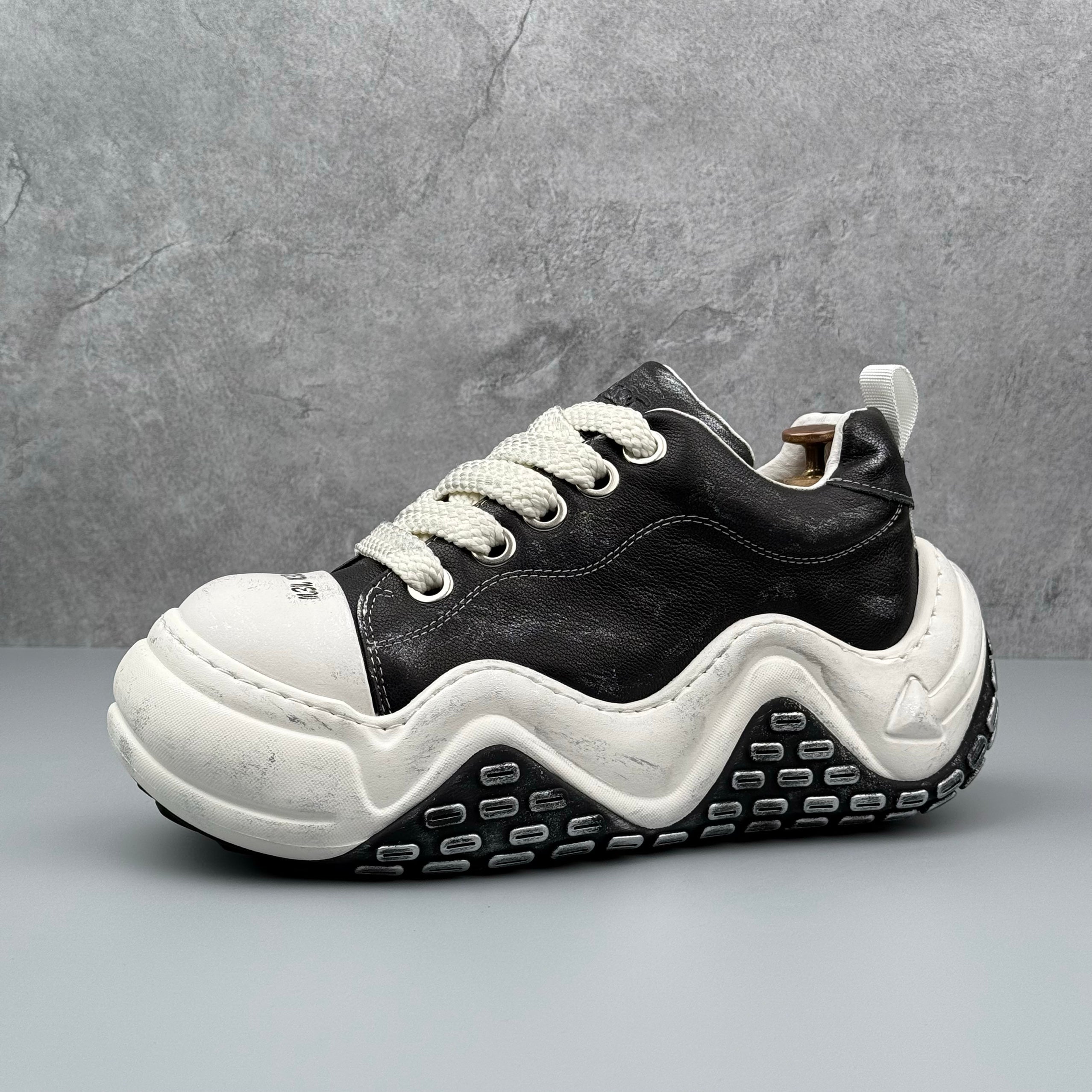 Hybriss RubbedCore Black– Leather Dad Shoes