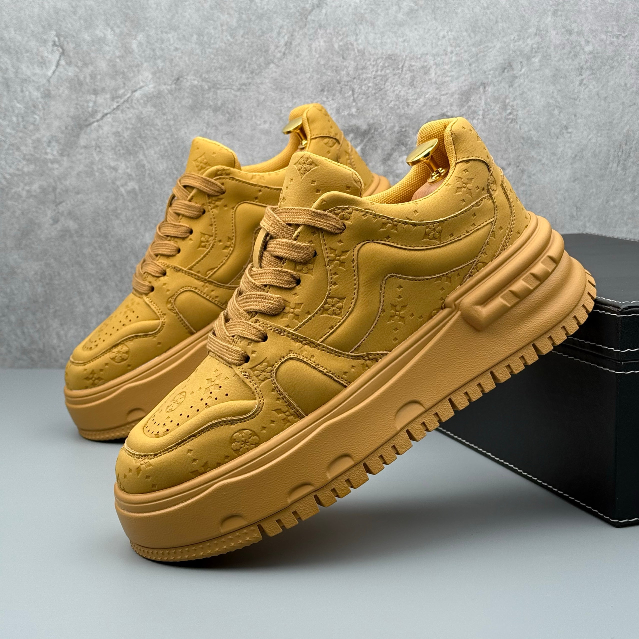 Hybriss CarveLine Camel– Mikrofaserleder Sneakers