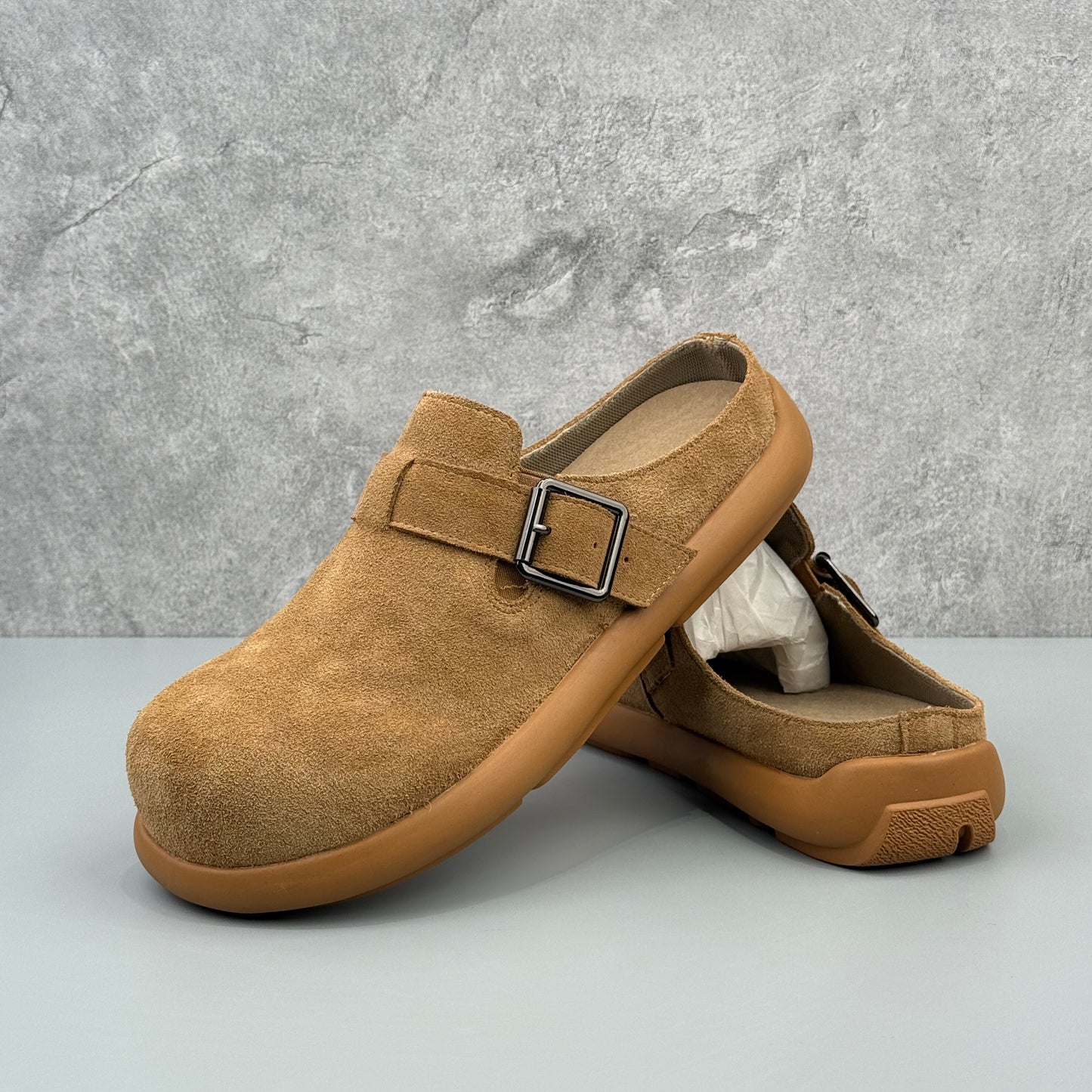 Hybriss Big-Head Suede Utility Clog