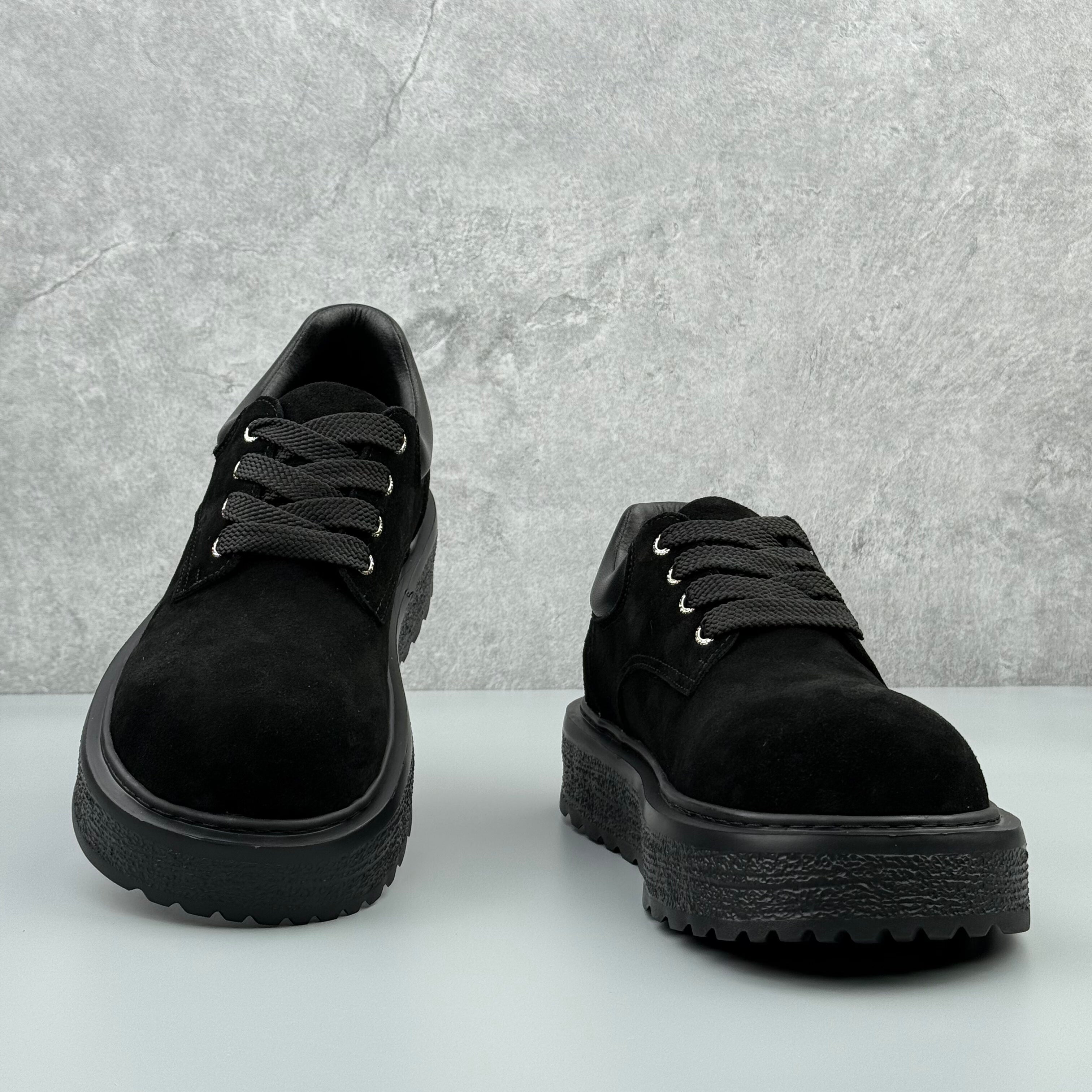 Hybriss NubuckMartin Black– Short‑Tube Nubuck Leather Martin Boots