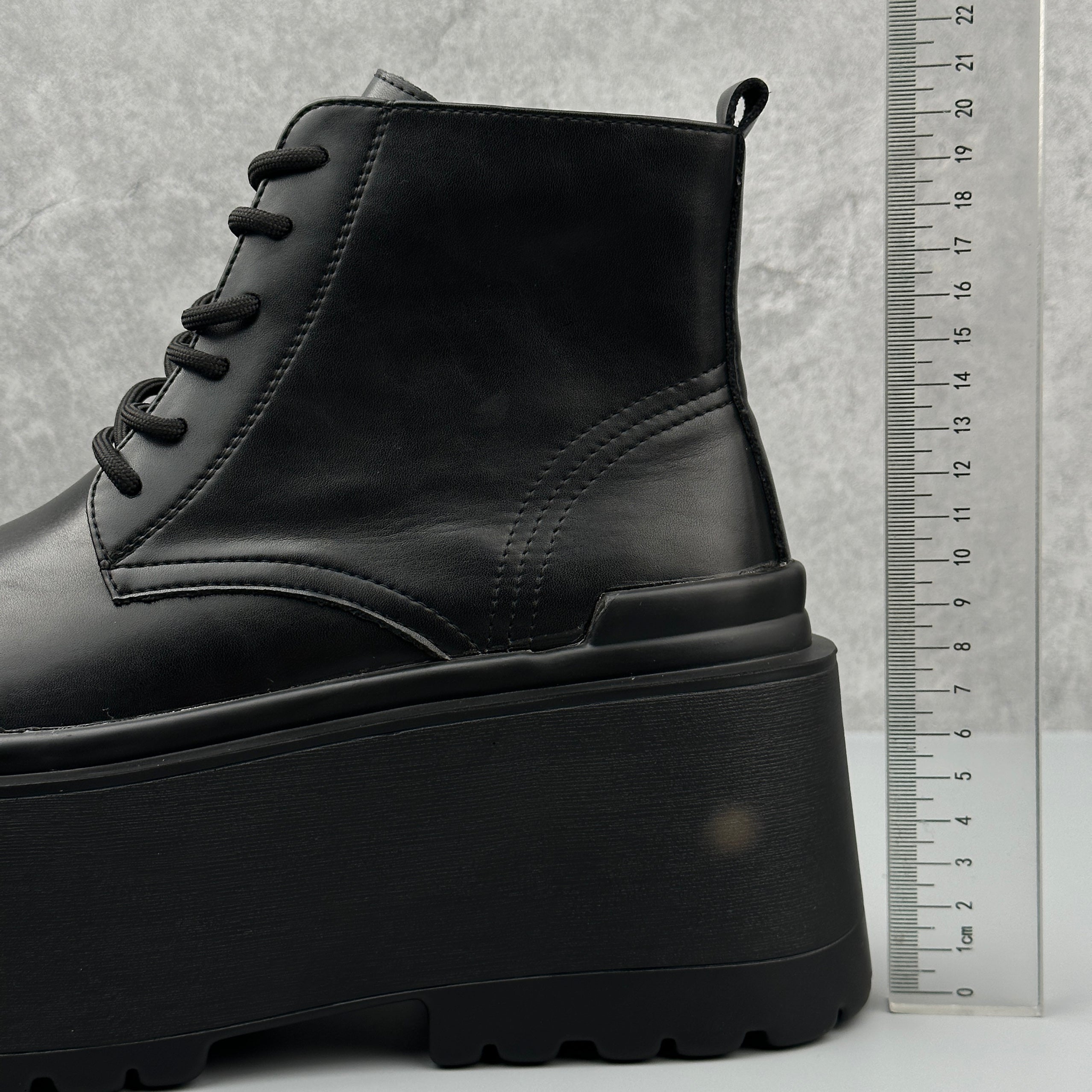 Hybriss Ascend– European Style Martin Boots