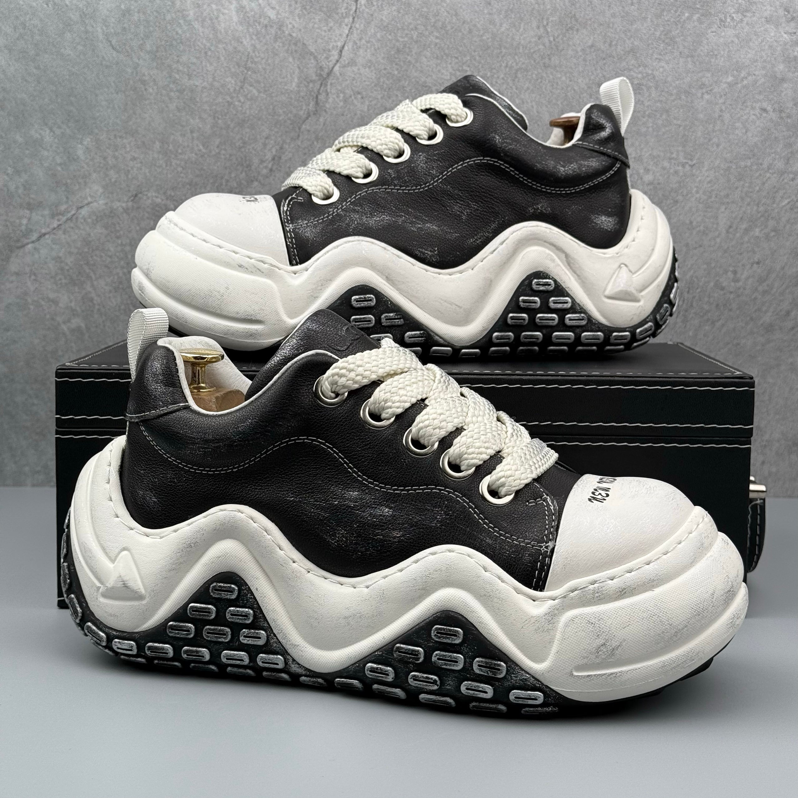 Hybriss RubbedCore Black– Leather Dad Shoes