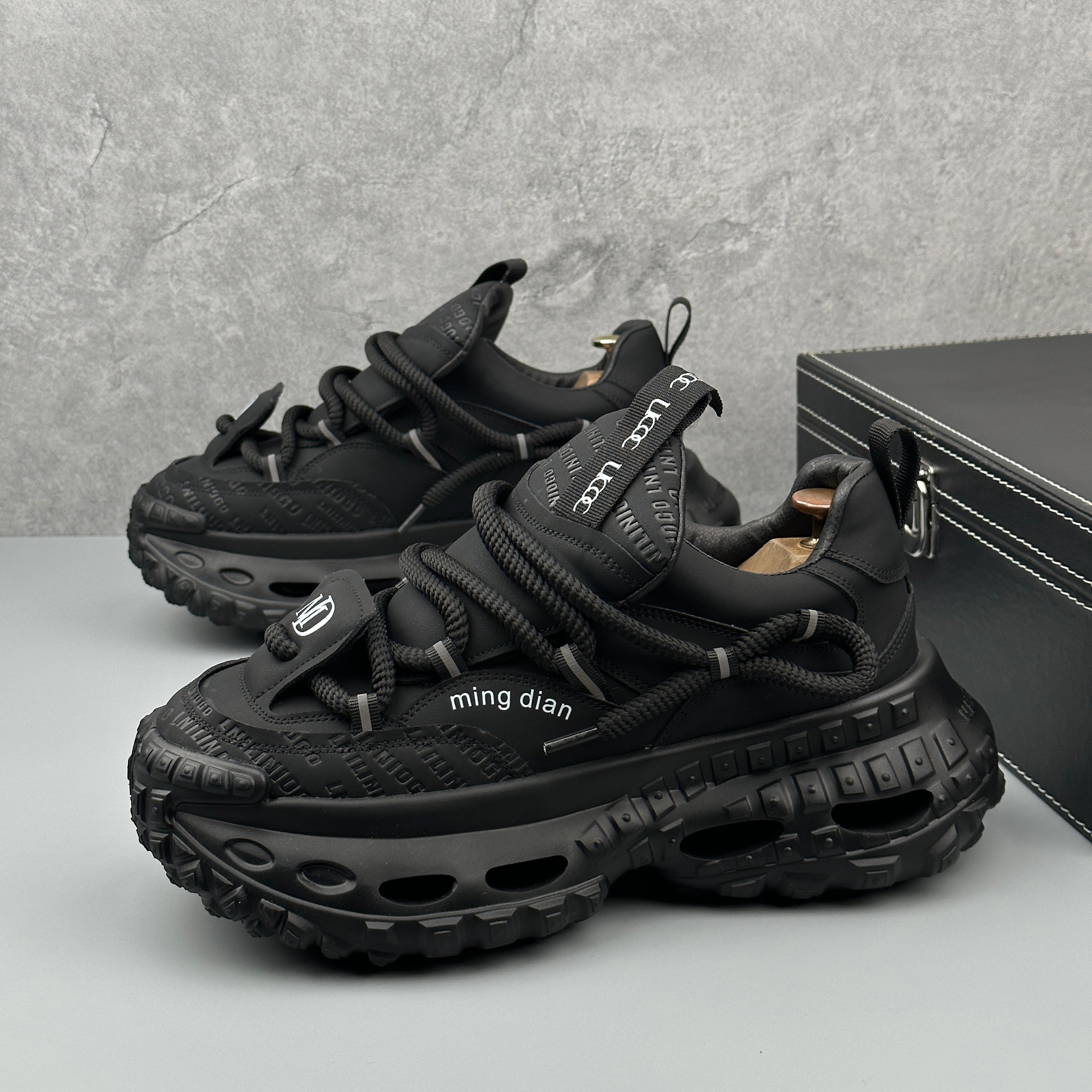 Hybriss Cabuncci Ascendor Black– Youth Dad Shoes