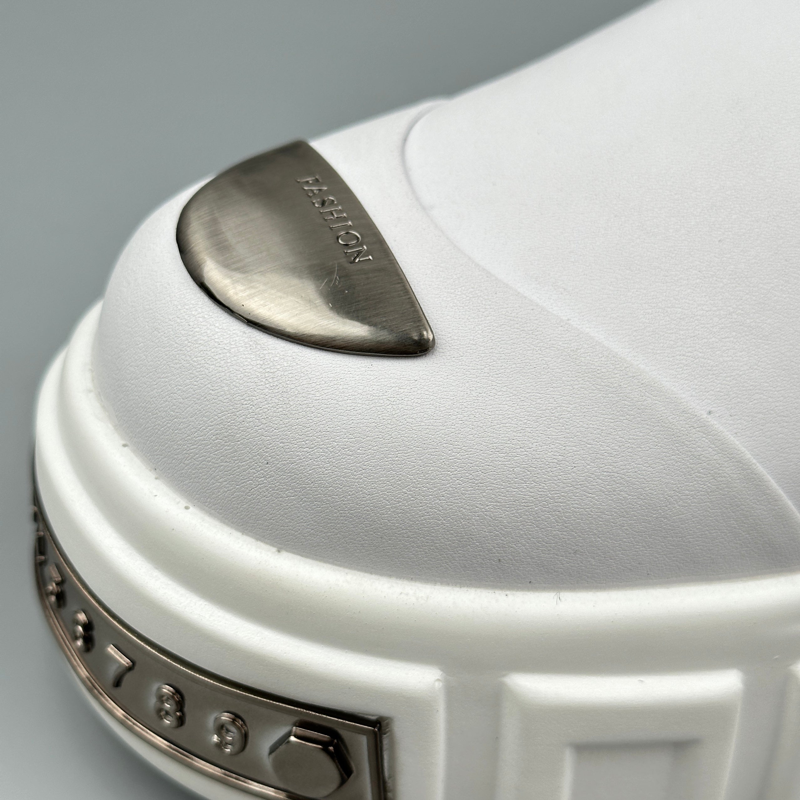 Hybriss Aegon– Metal Detailed Cargo Boots