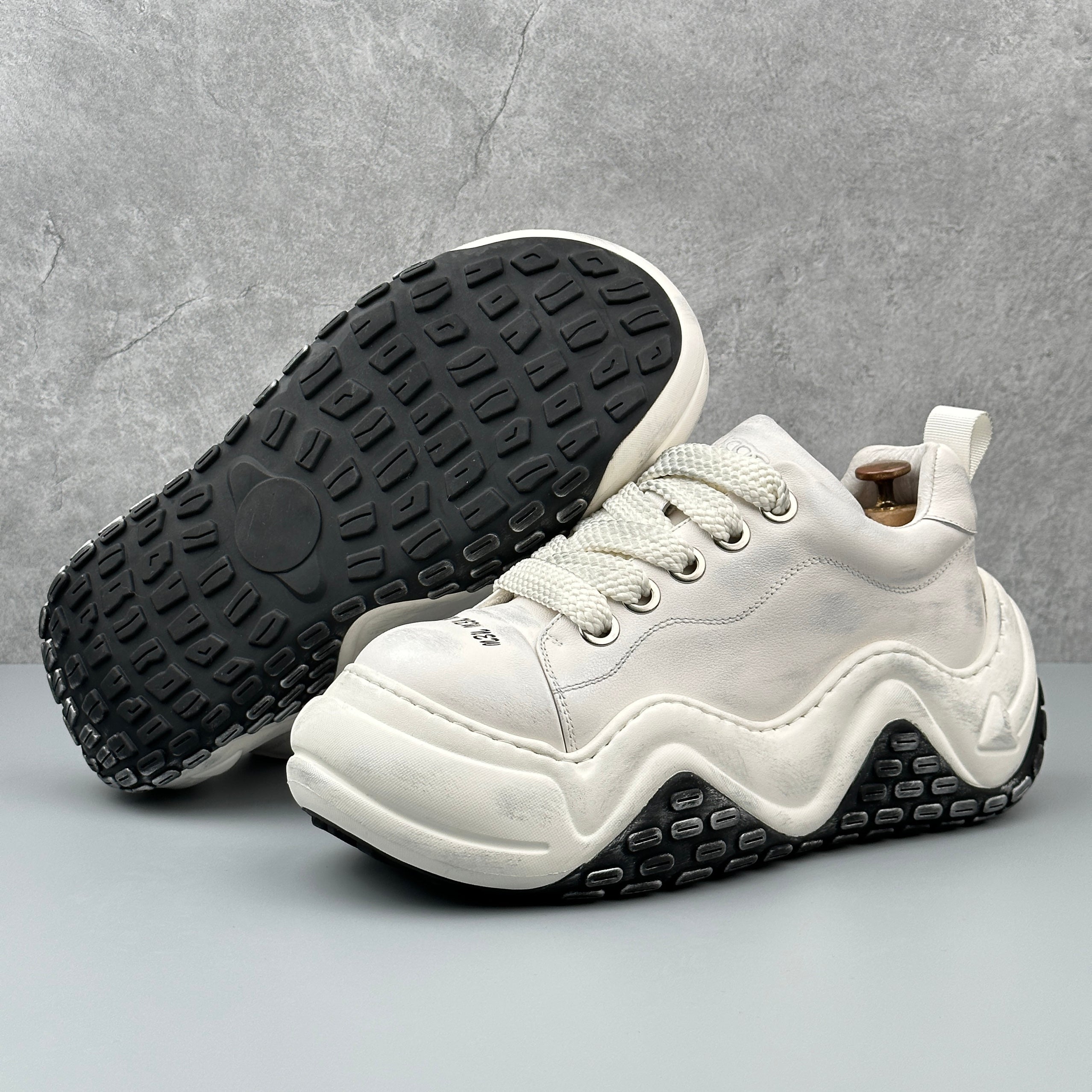Hybriss HeritageLift White– Old-Style Dad Shoes