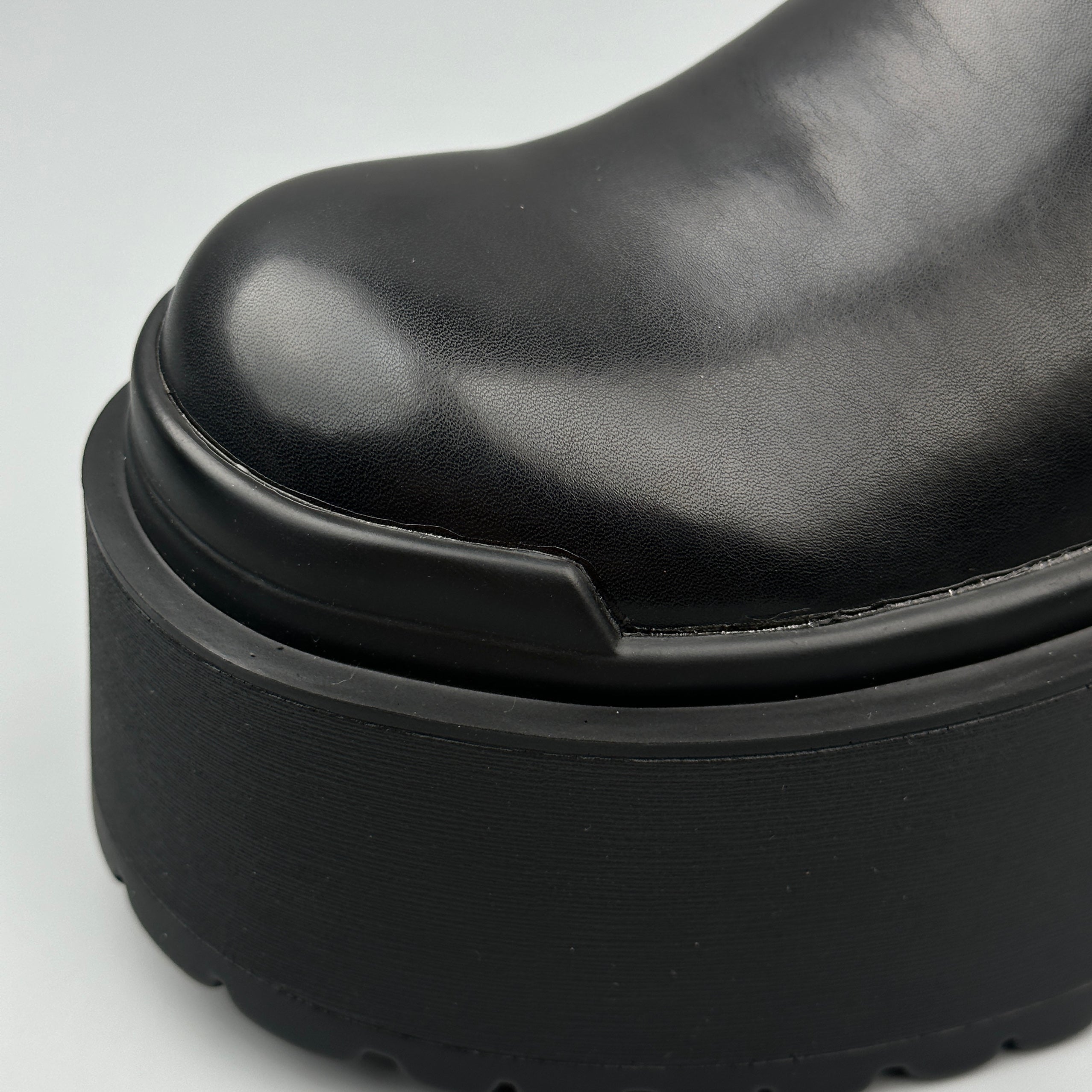 Hybriss Elevate– Chelsea Boots