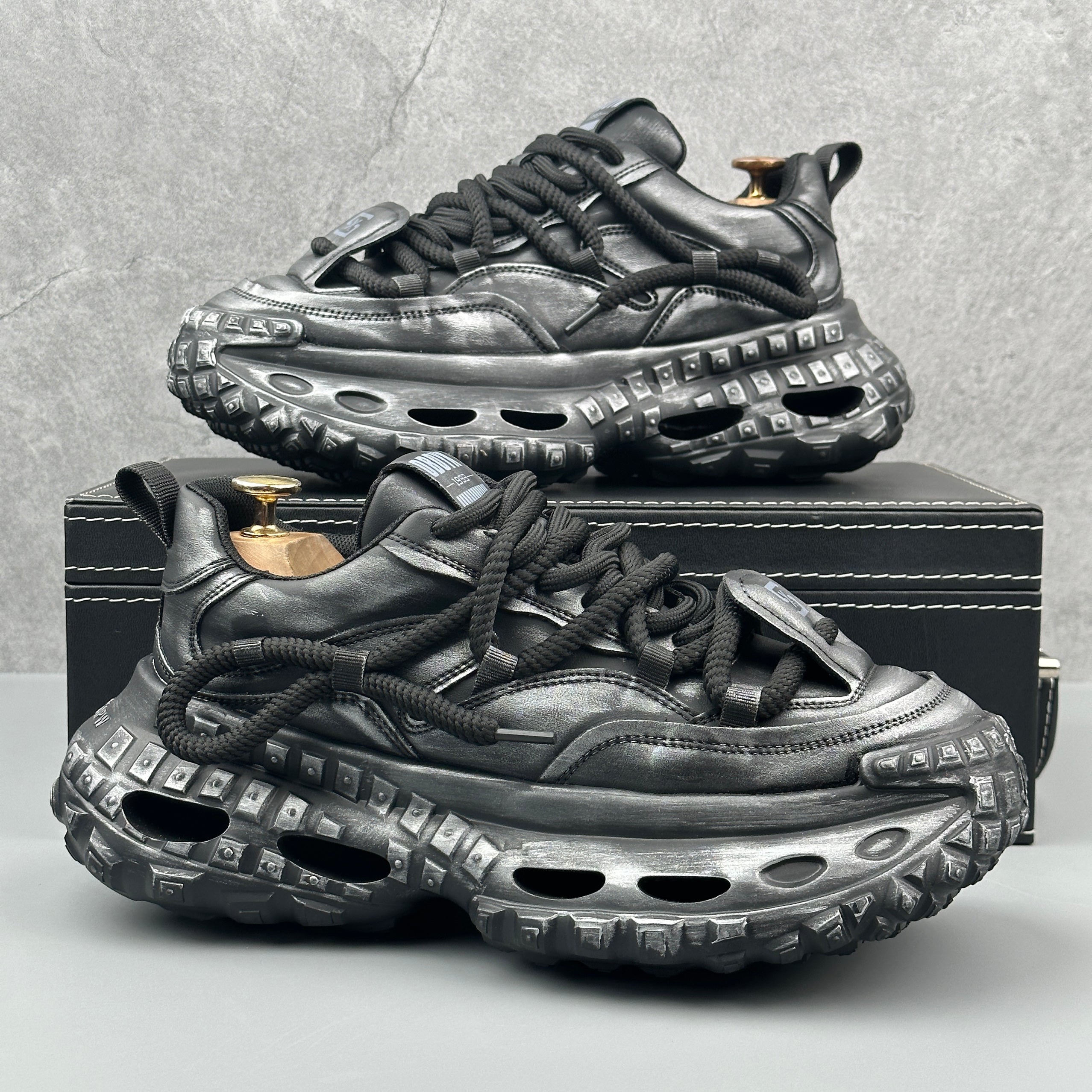 Hybriss WeaveEdge Black– Youth Dad Shoes