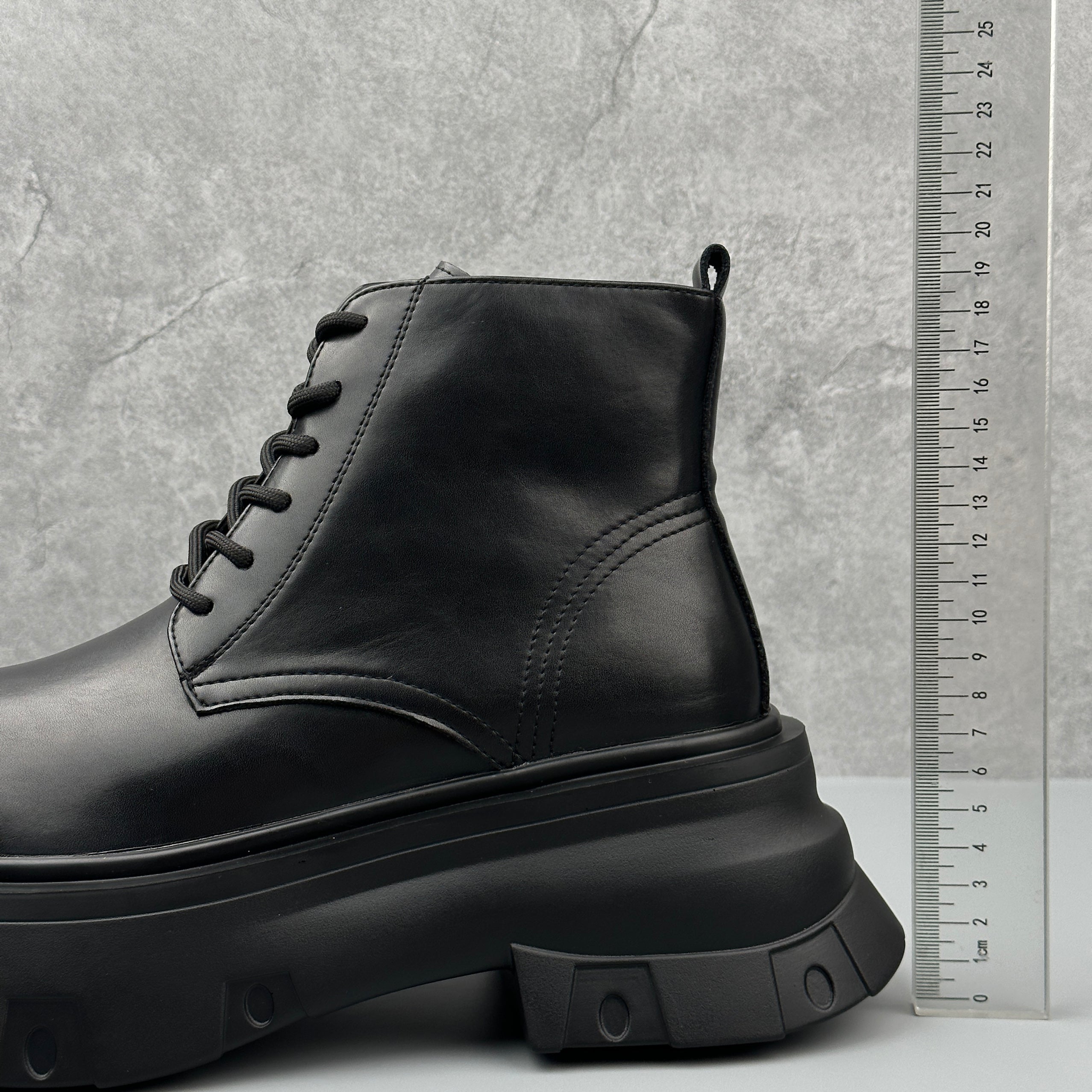 Hybriss Noble– Minimalist Martin Boots