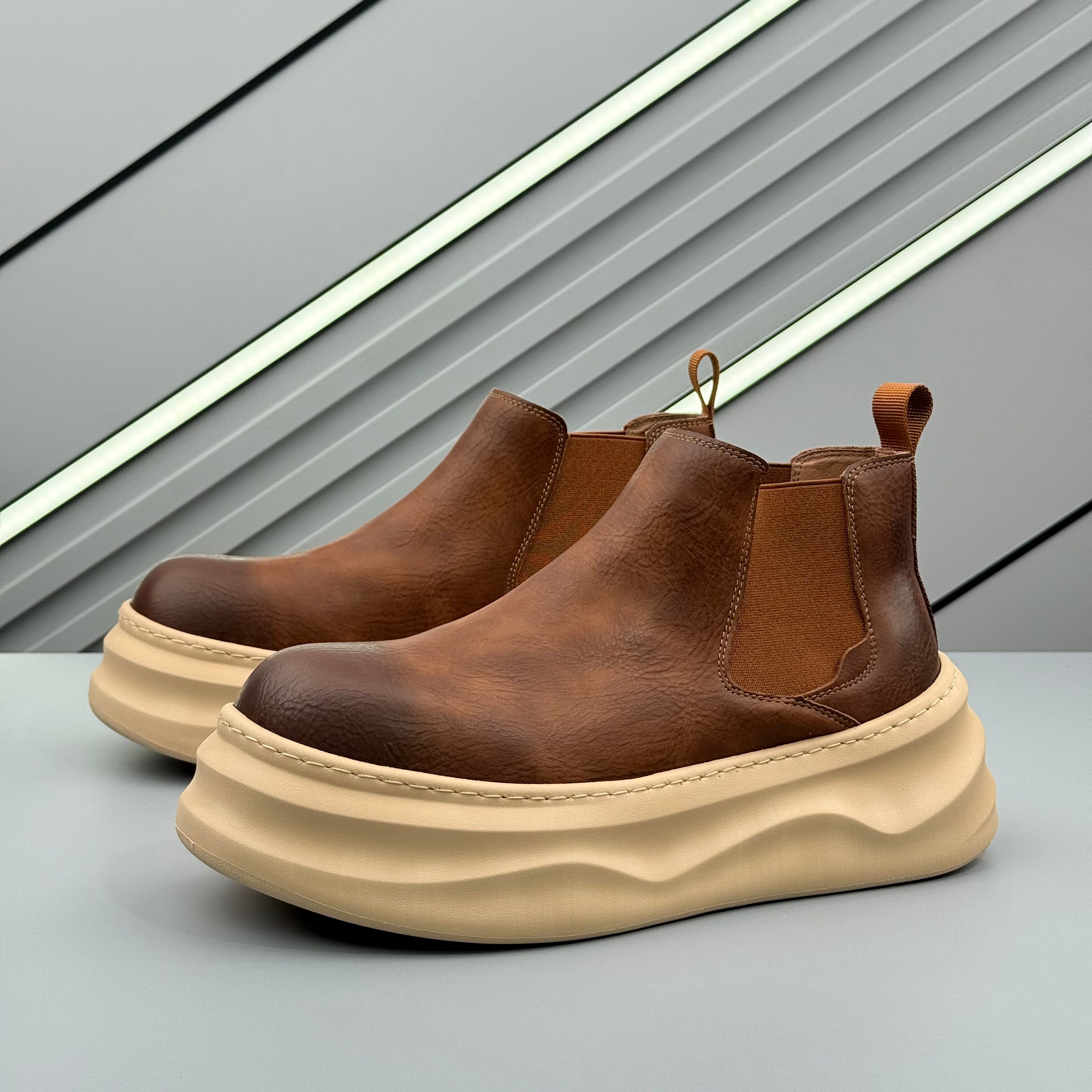 Hybriss Core– Minimalist Martin Boots