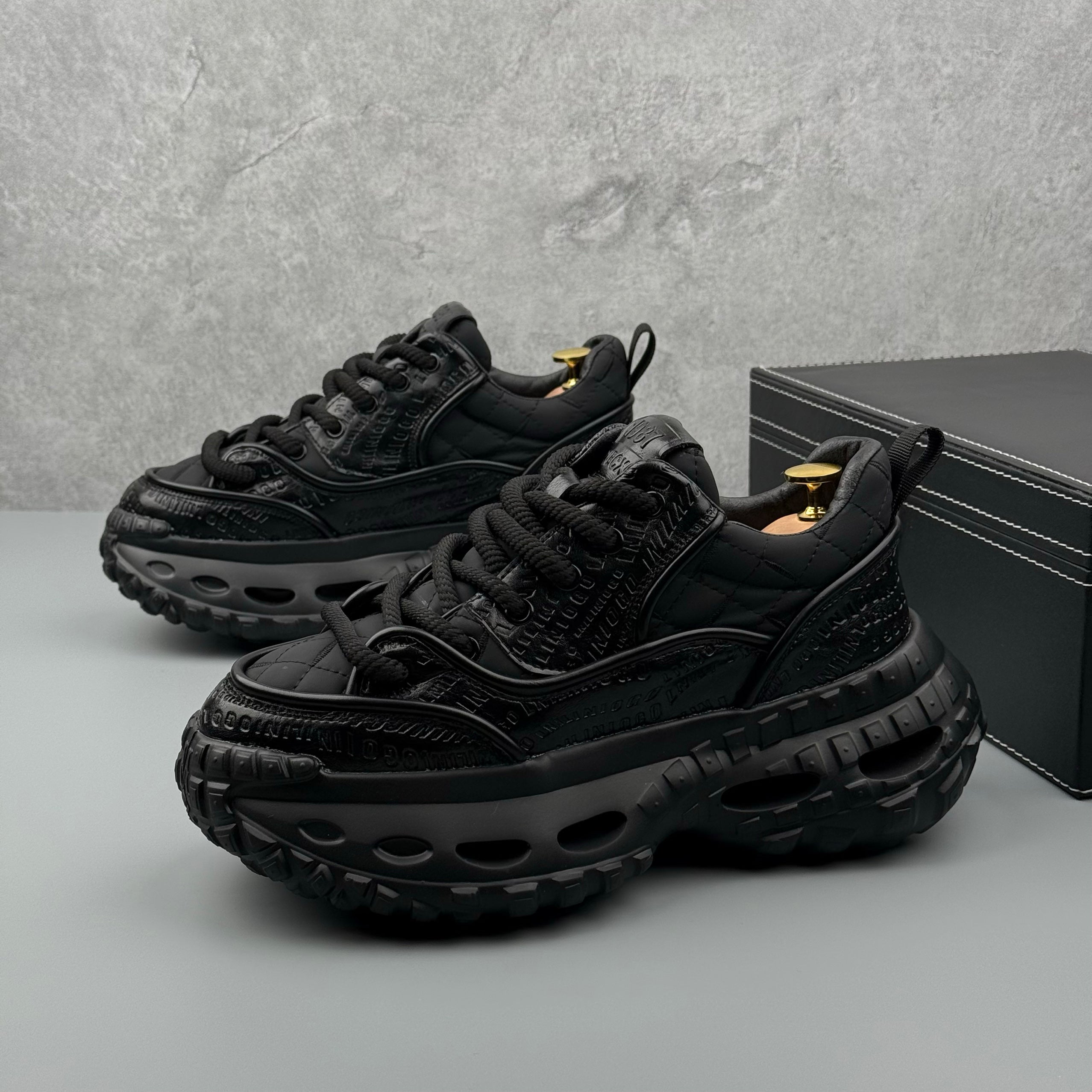 Hybriss CoreLift Black– Youth Dad Shoes