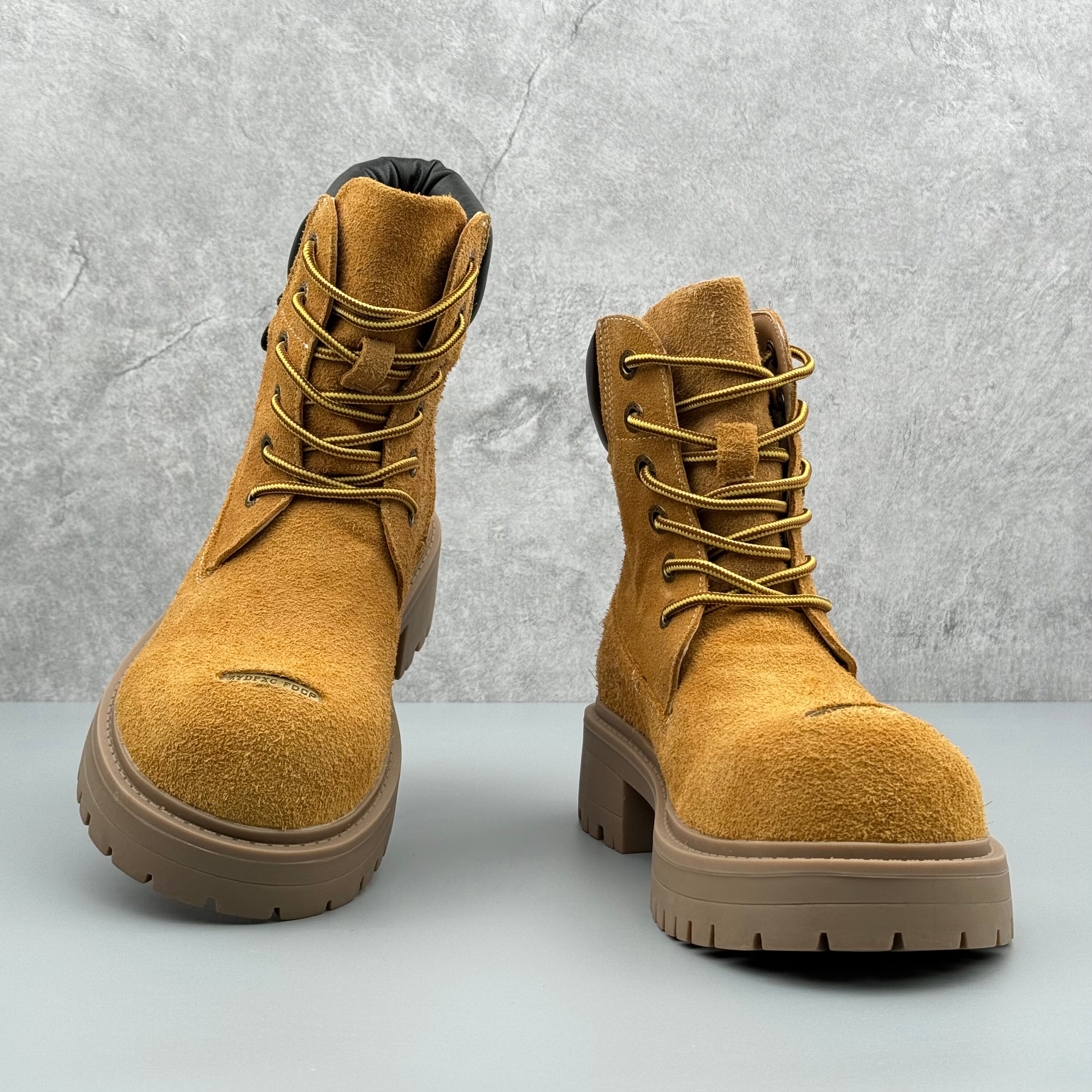 Hybriss Threadmore Apricot– Martin Boots in English style