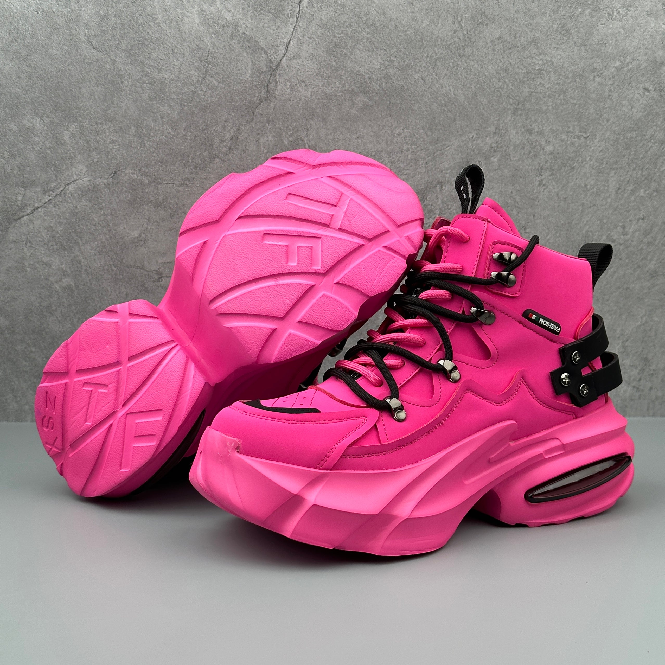 Hybriss Prism– Color Blocking Cargo Boots