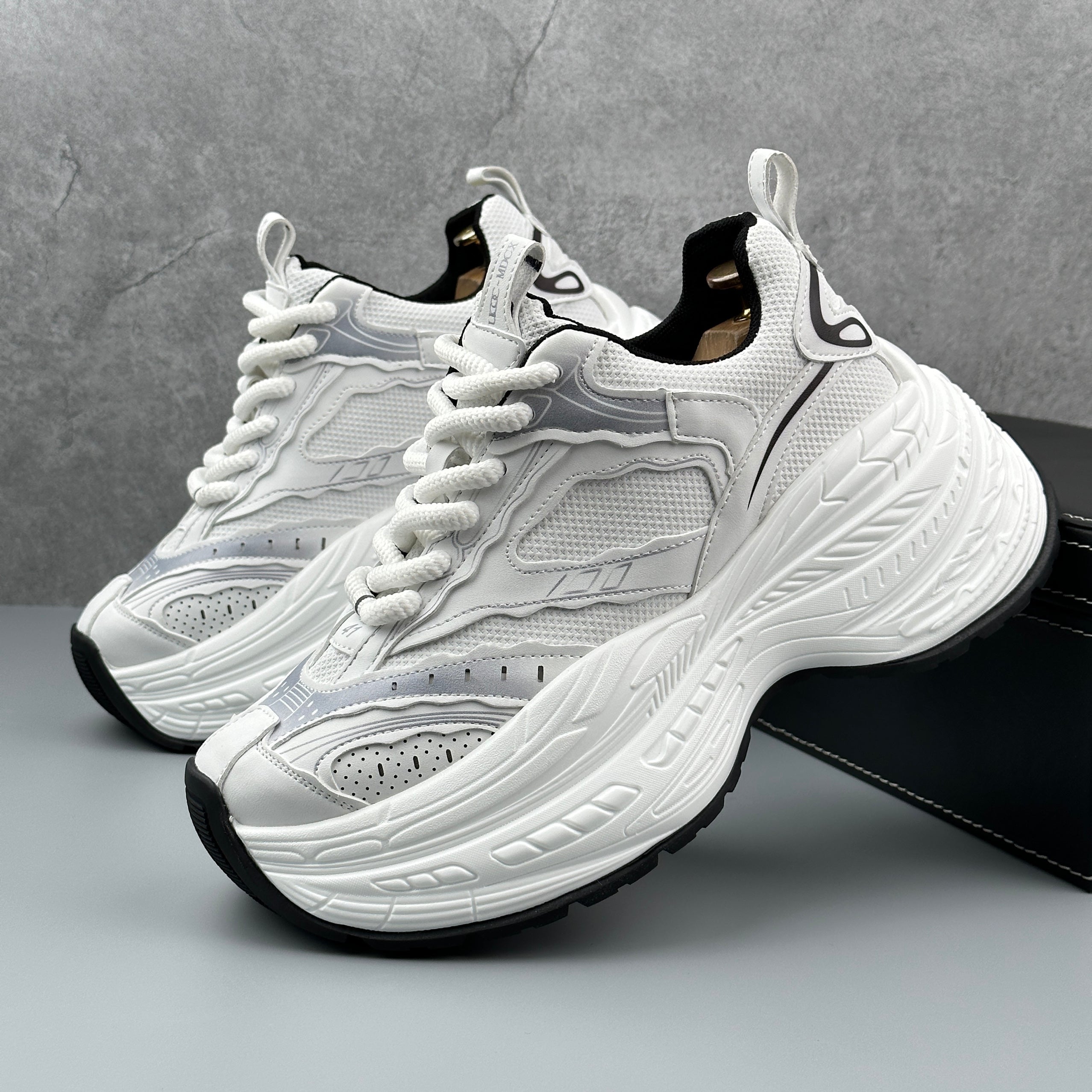 Hybriss ElevateMesh White– Youth Dad Shoes