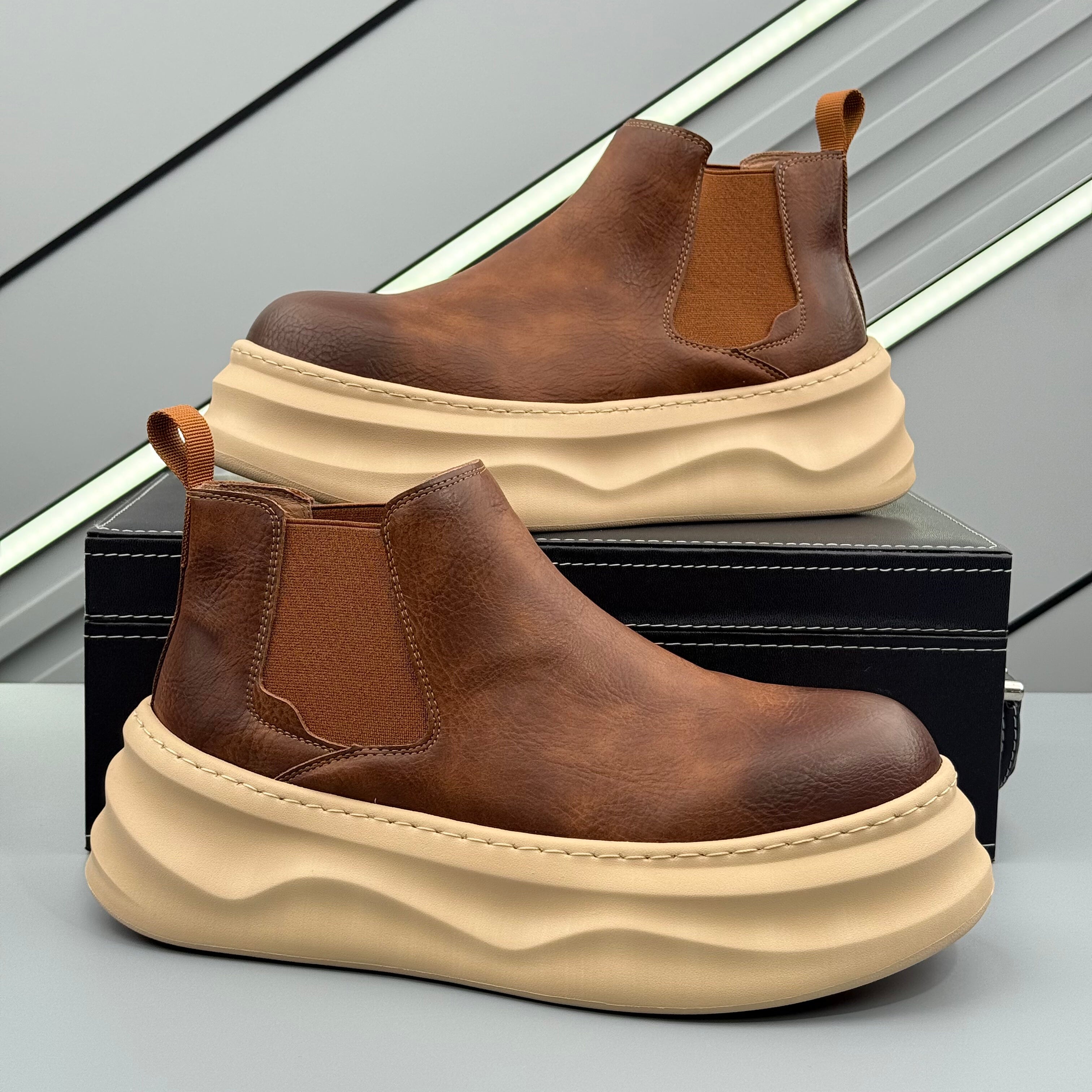 Hybriss Core– Minimalist Martin Boots