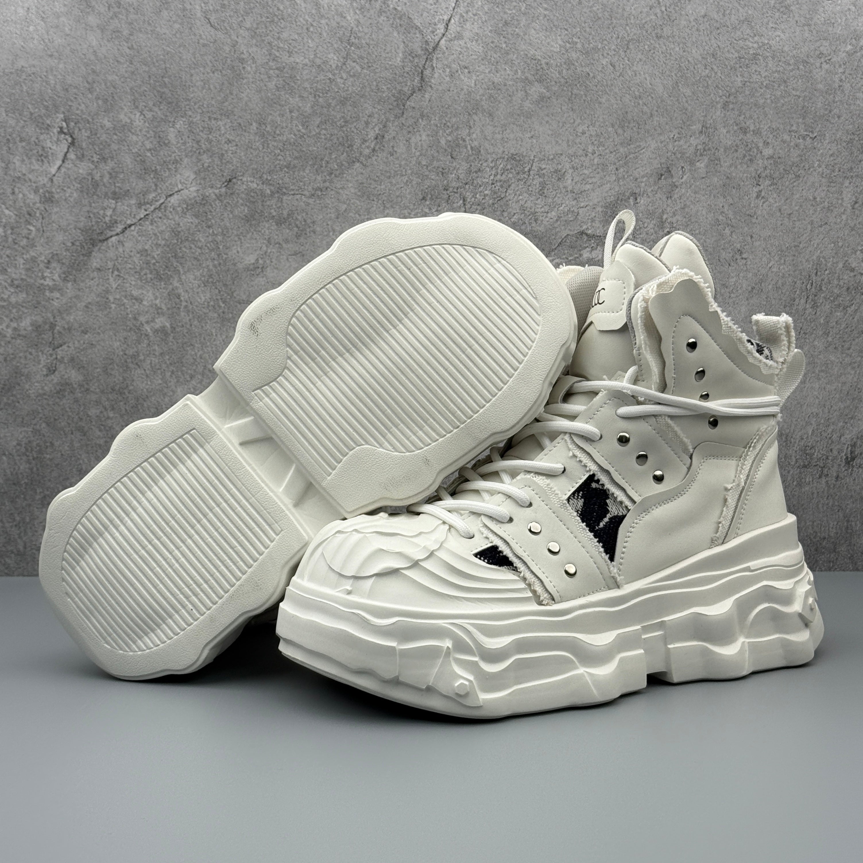 Hybriss Splice– Multi-Material Martin Boots