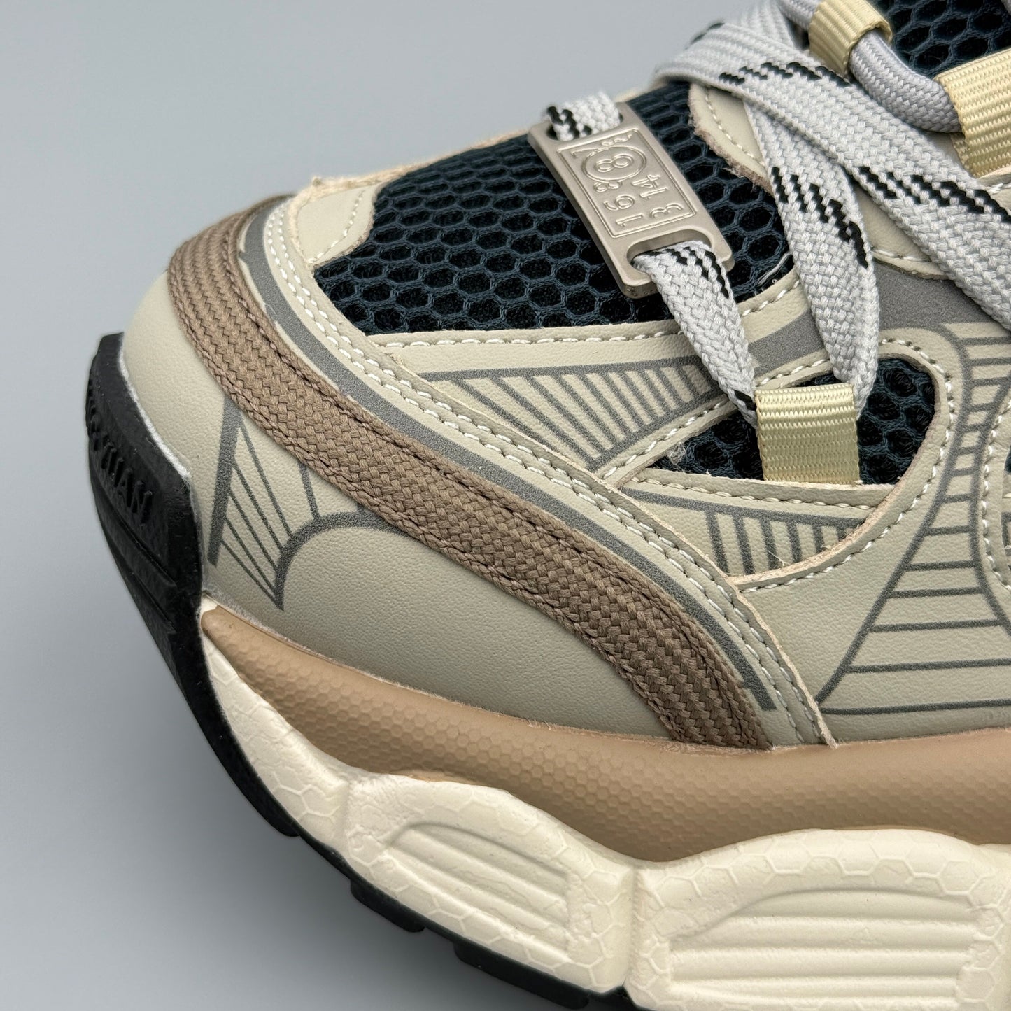 HYBRISS TETHER 06